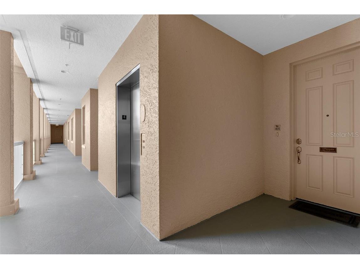 1921 Monte Carlo Drive #405 Sarasota FL 34231 A4658799 image9