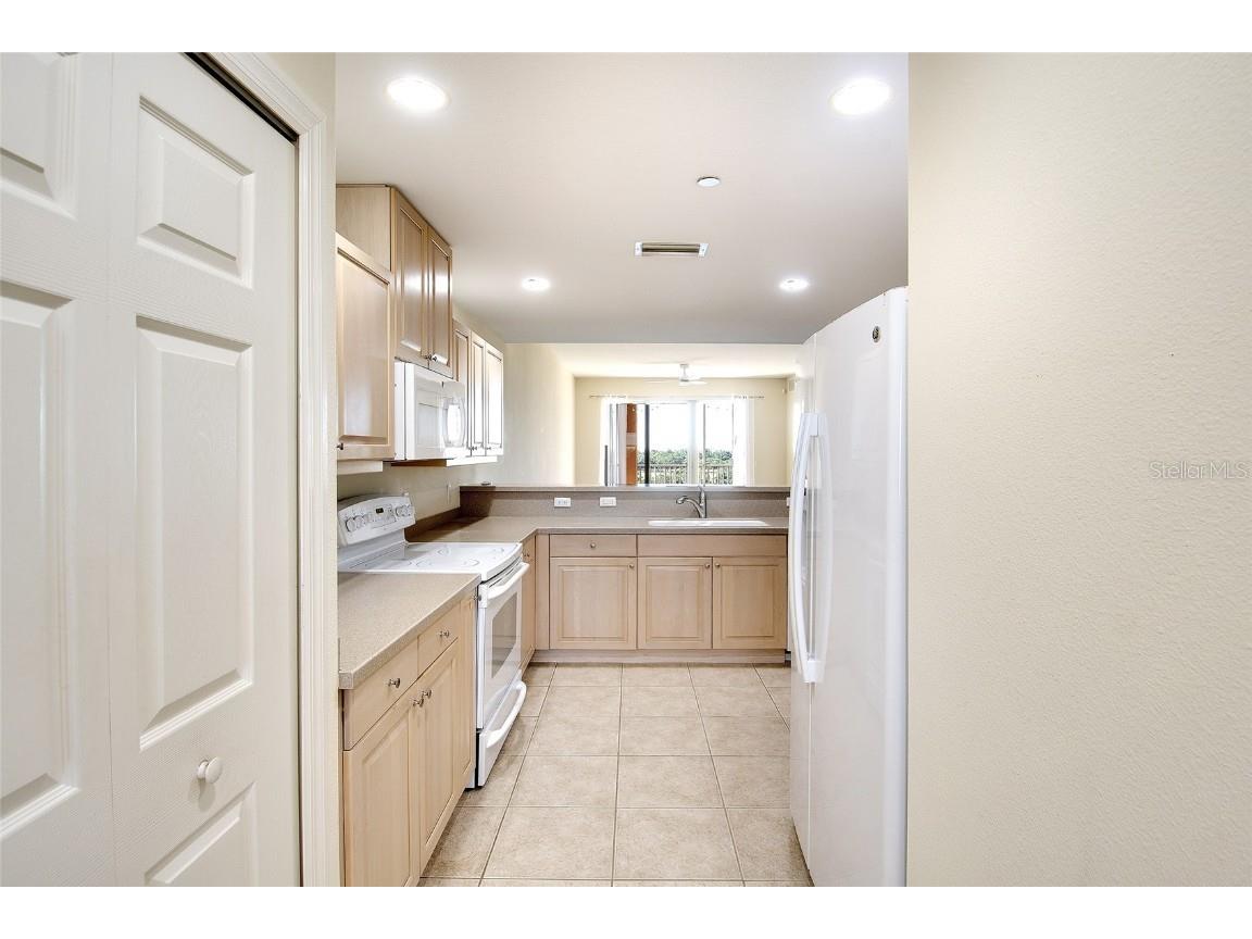 1921 Monte Carlo Drive #603 Sarasota FL 34231 - PHILLIPPI CREEK A4676140 image4