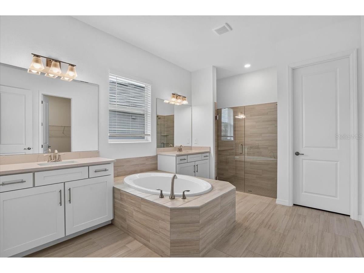 19219 Scallop Loop Lakewood Ranch FL 34211 A4700066 image11