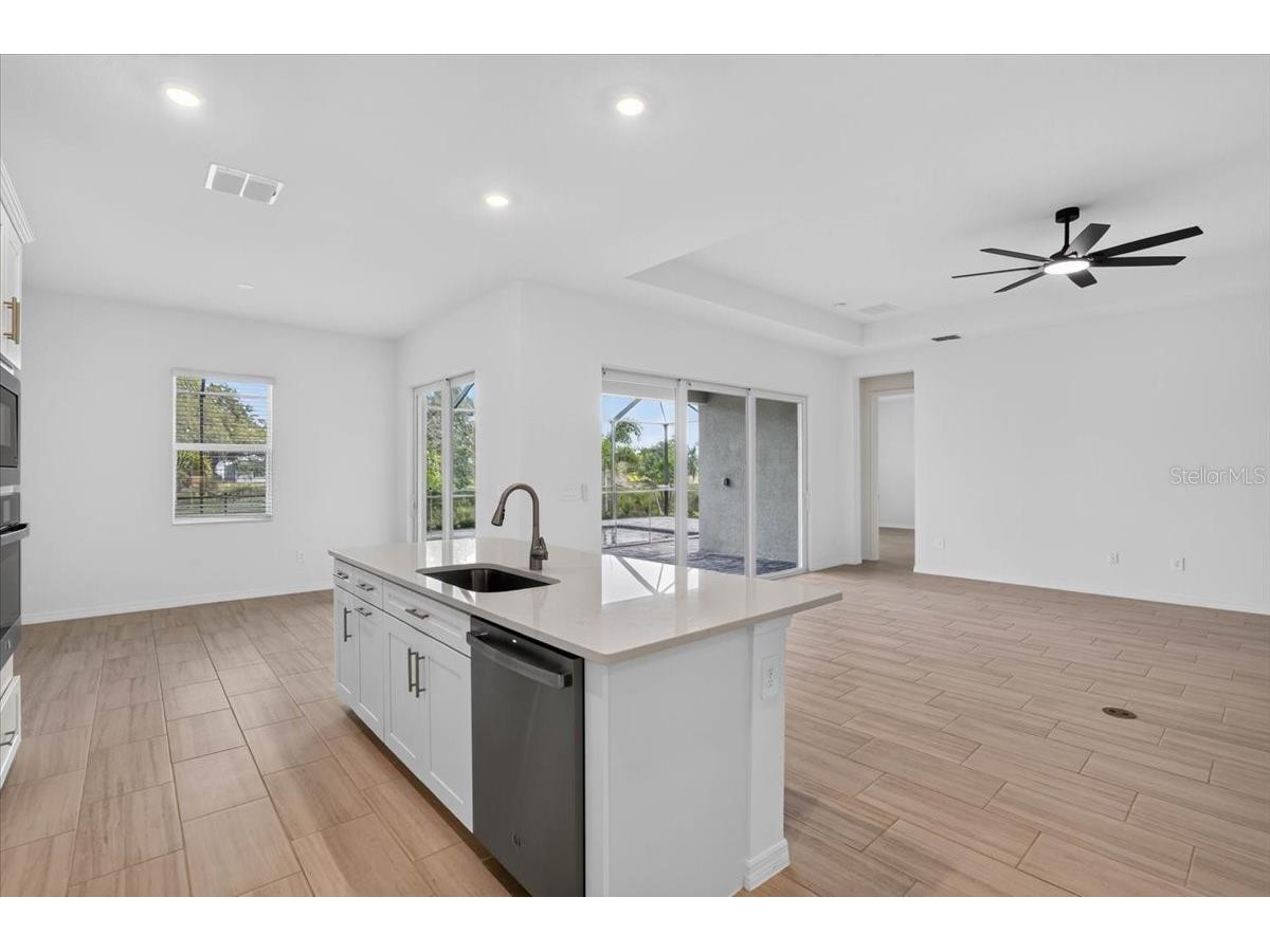 19219 Scallop Loop Lakewood Ranch FL 34211 A4700066 image8