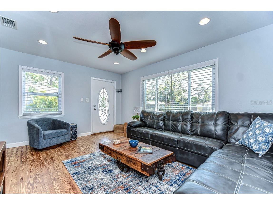 1922 55th Street S Gulfport FL 33707 TB8360327 image5