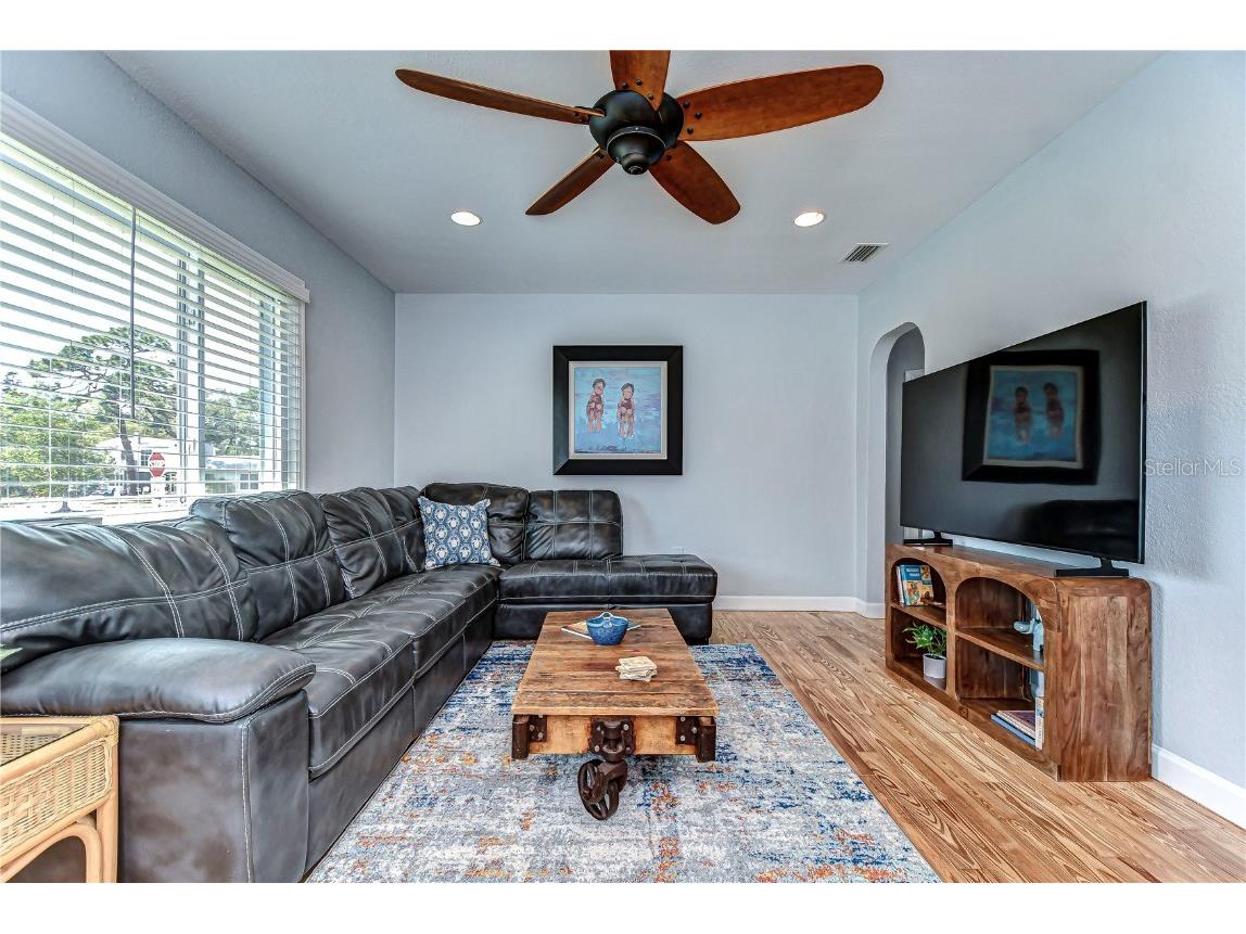 1922 55th Street S Gulfport FL 33707 TB8360327 image6