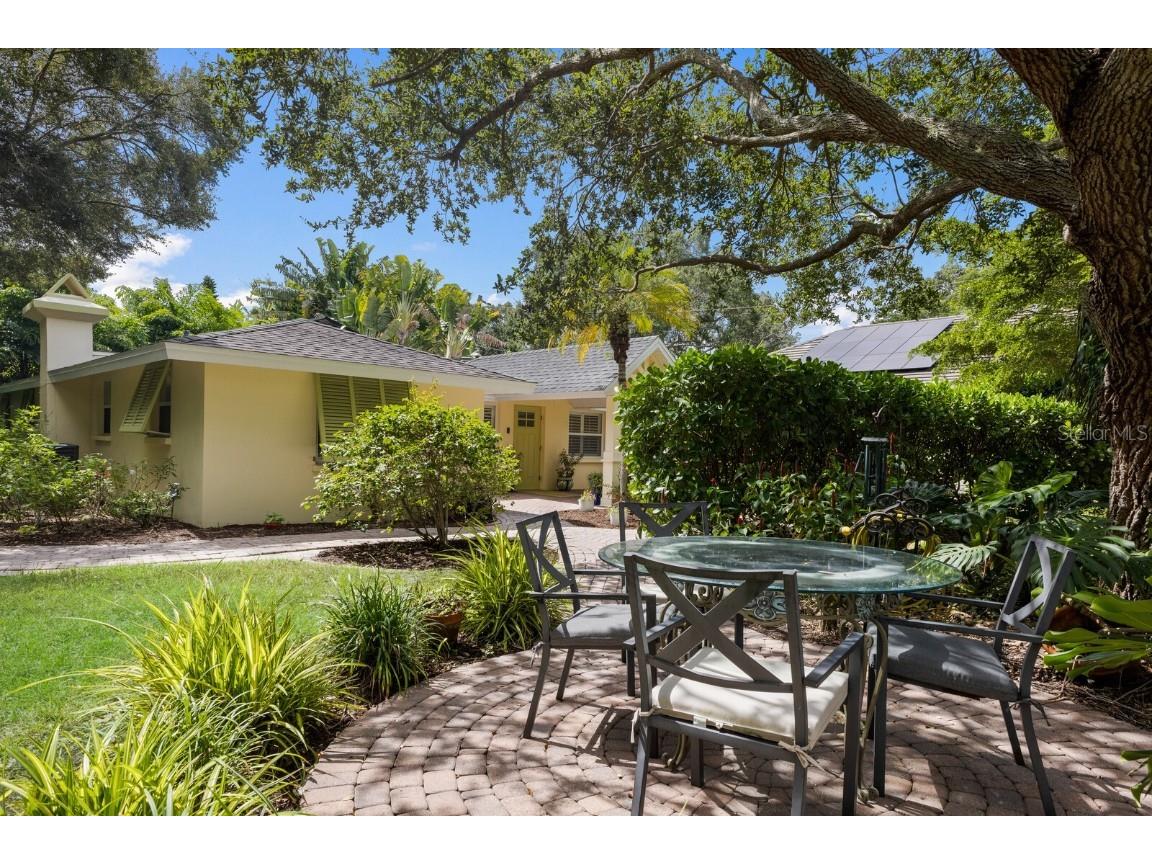 1922 Field Road Sarasota FL 34231 A4625257 image1