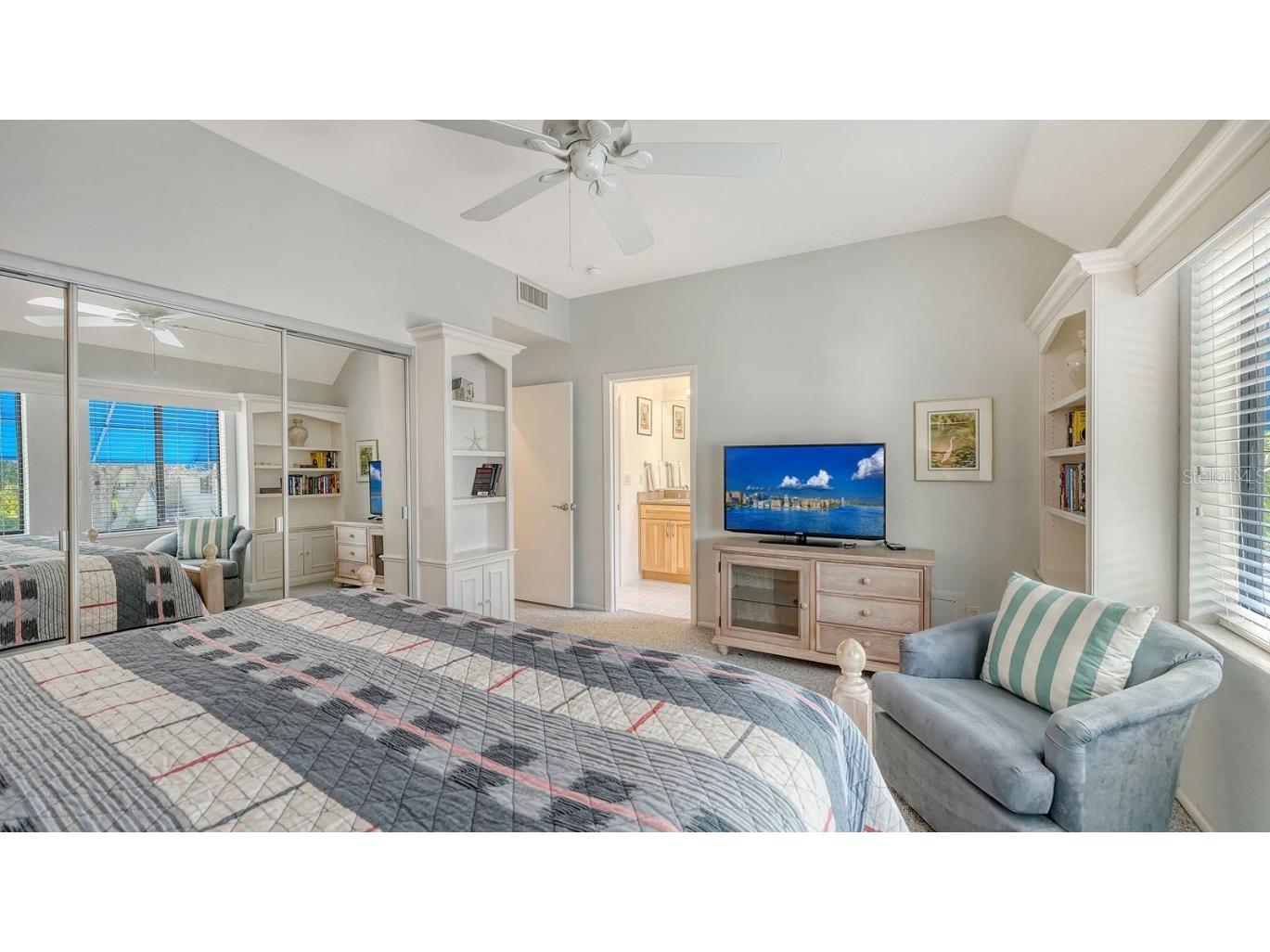 1922 Harbourside Drive #1104 Longboat Key FL 34228 - SARASOTA BAY & GULF OF MEXICO A4666101 image25