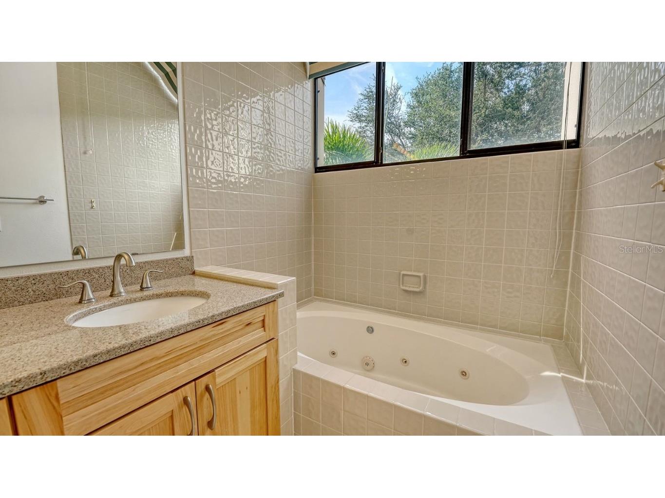 1922 Harbourside Drive #1104 Longboat Key FL 34228 - SARASOTA BAY & GULF OF MEXICO A4666101 image27