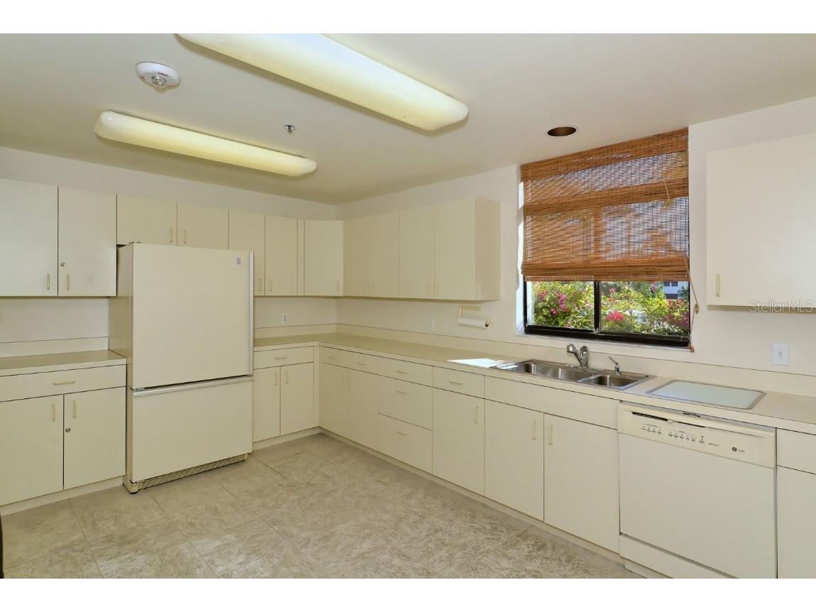 1922 Harbourside Drive #1104 Longboat Key FL 34228 - SARASOTA BAY & GULF OF MEXICO A4666101 image48