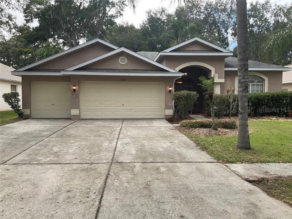 1922 Raven Manor Drive Dover FL 33527 T3483050 image1