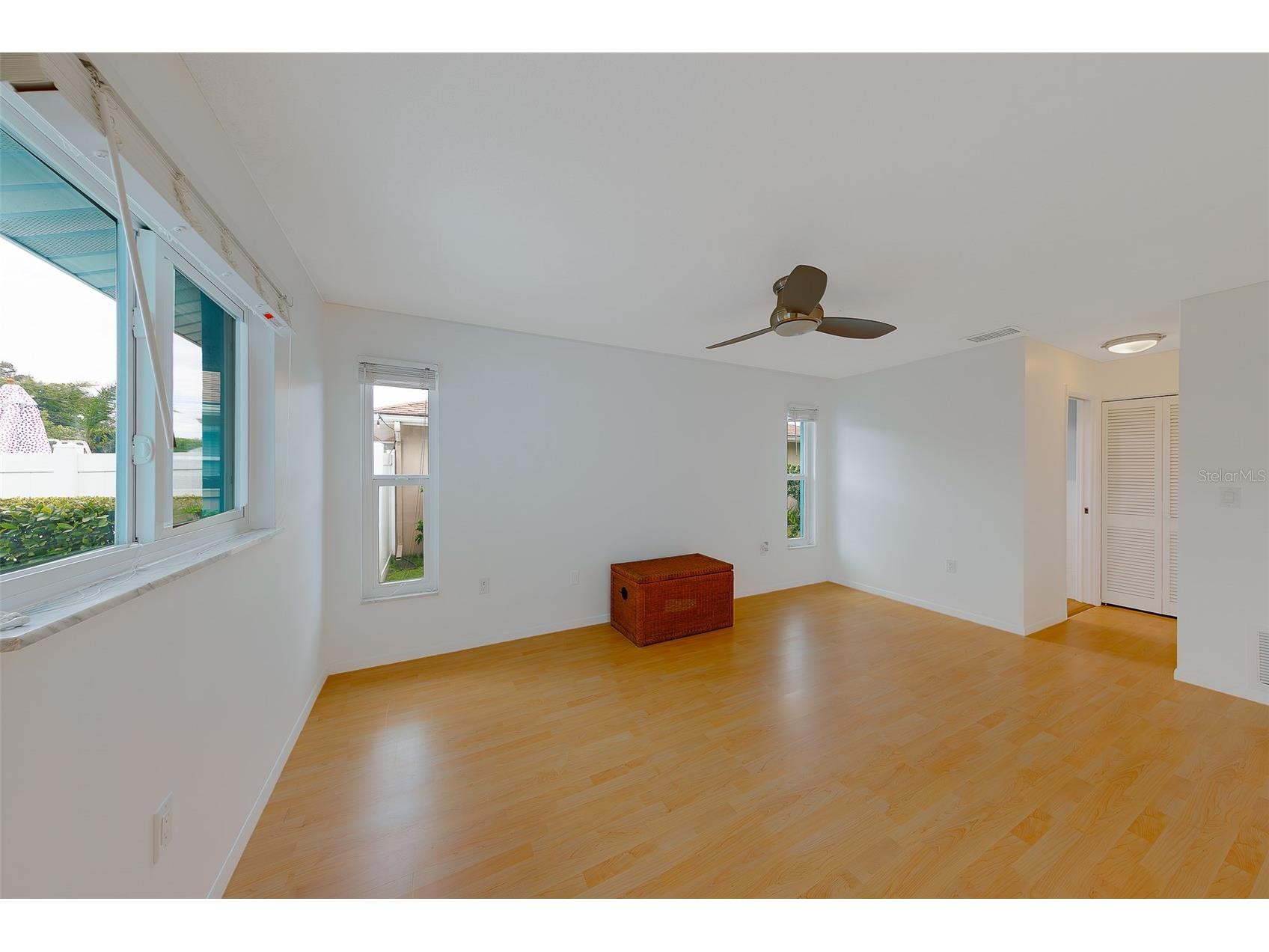1923 Sky Drive Clearwater FL 33755 TB8497418 image33