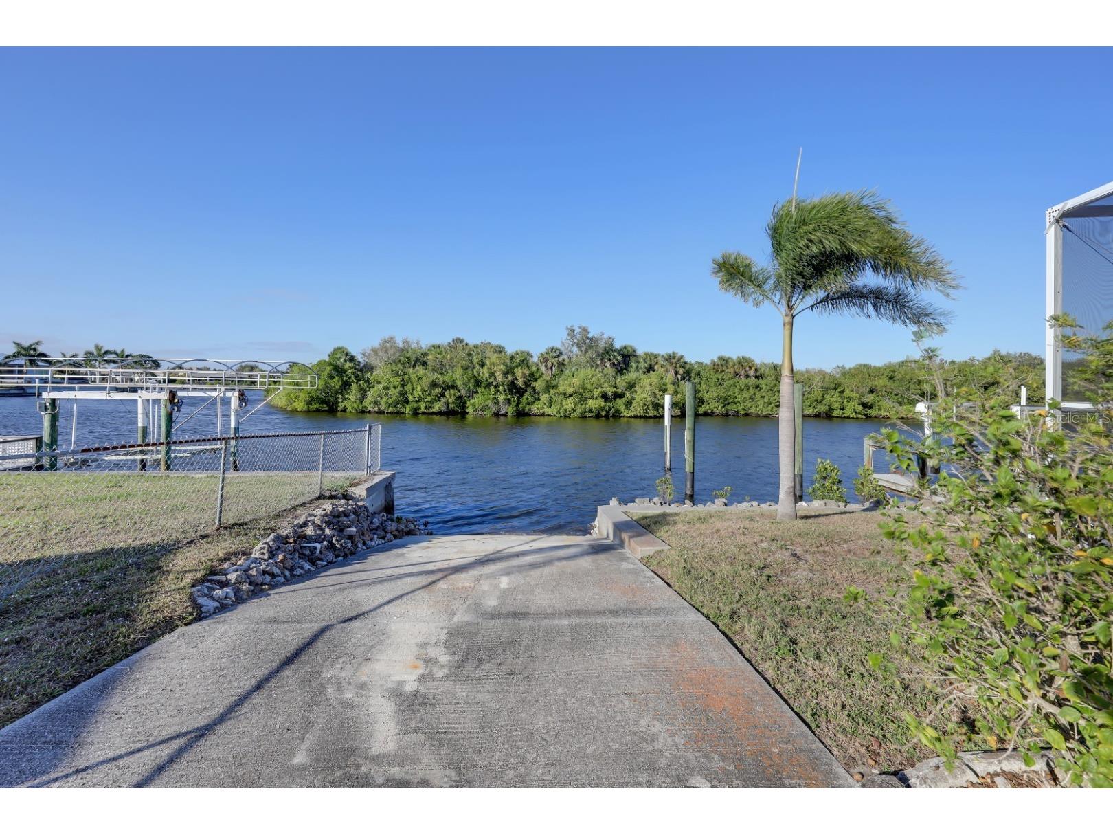 19238 Moore Haven Court Port Charlotte FL 33948 - NEW HAVEN WATERWAY C7521003 image4