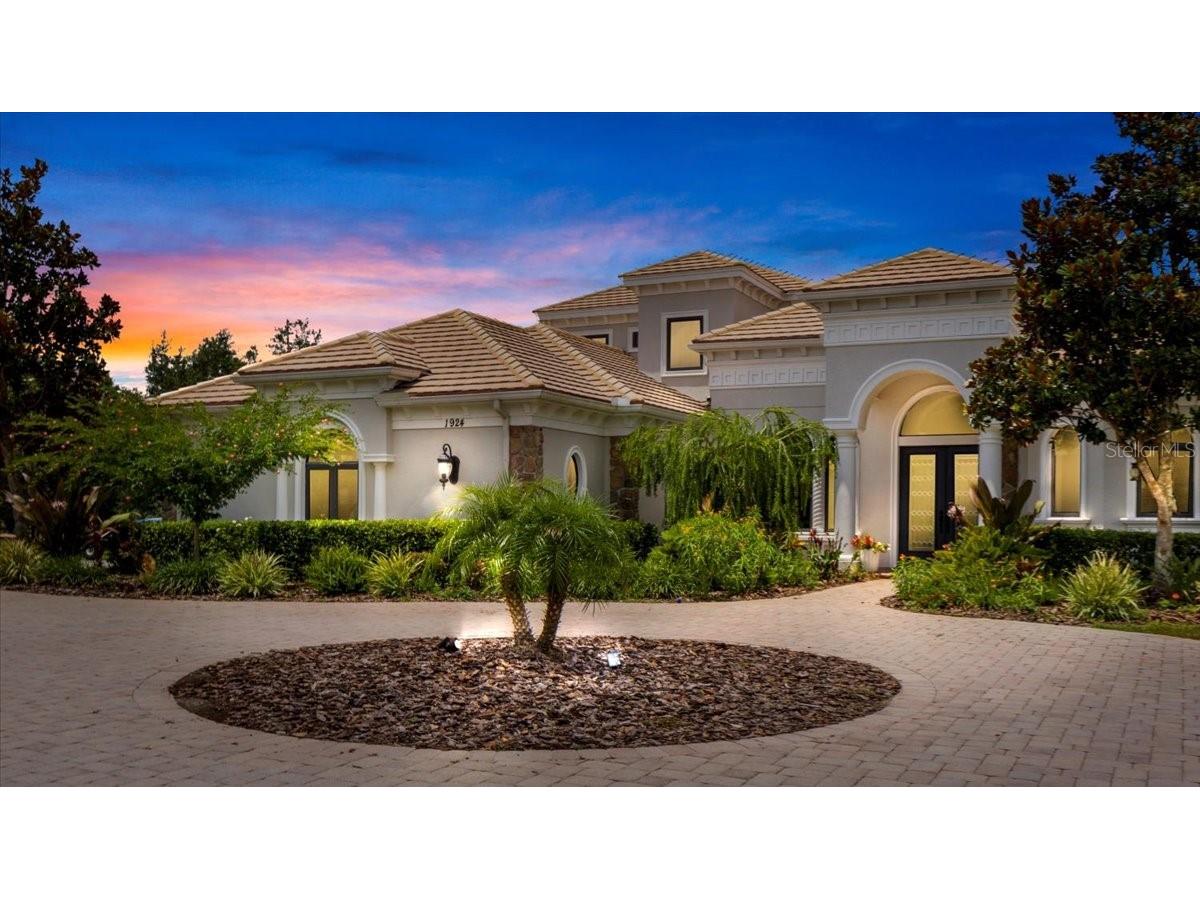 1924 Deer Park Circle Sarasota FL 34240 A4543856 image1