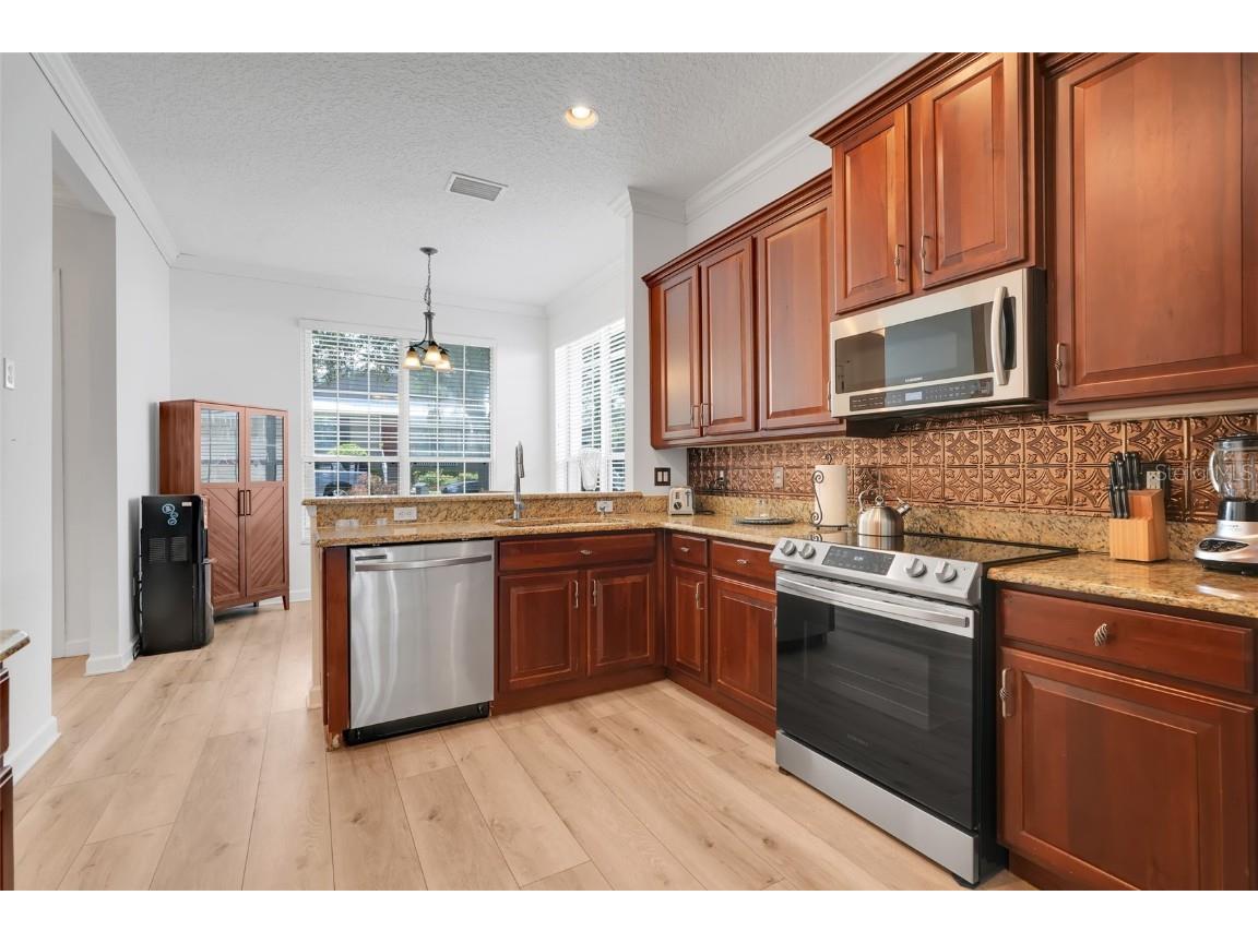 1925 Appalachee Circle Tavares FL 32778 - LAKE EUSTIS - CHAIN OF LAKES O6329529 image3