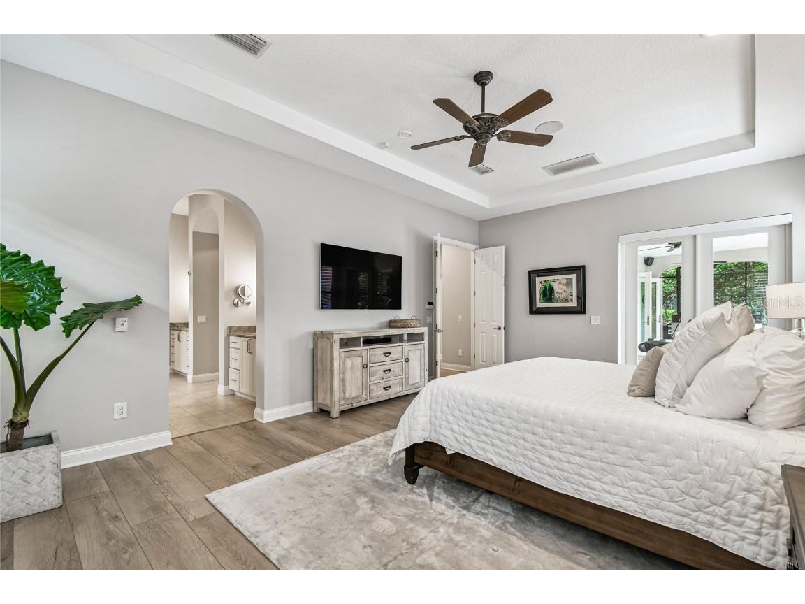 1925 Floresta View Drive Tampa FL 33618 TB8430755 image18