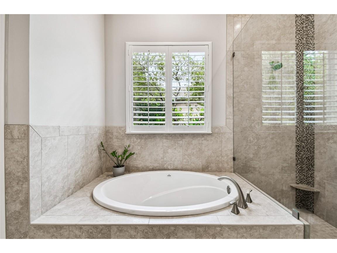 1925 Floresta View Drive Tampa FL 33618 TB8430755 image21