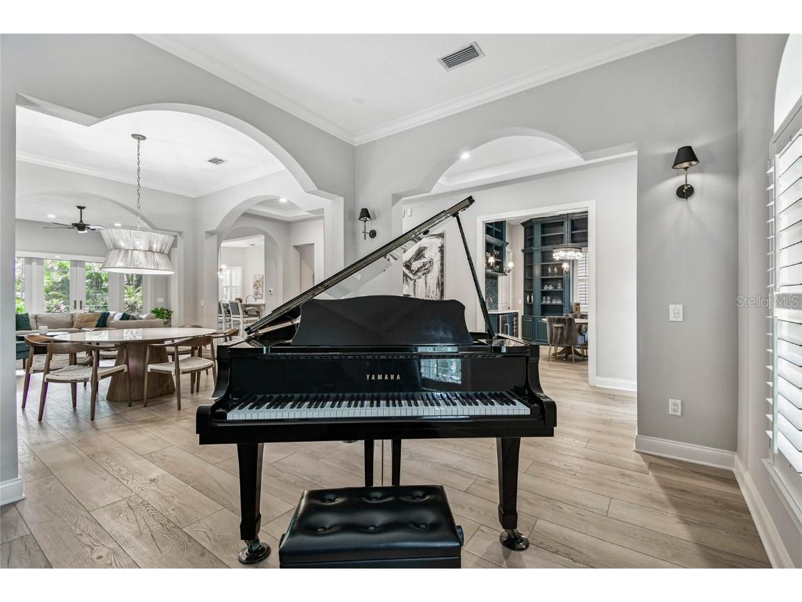 1925 Floresta View Drive Tampa FL 33618 TB8430755 image7