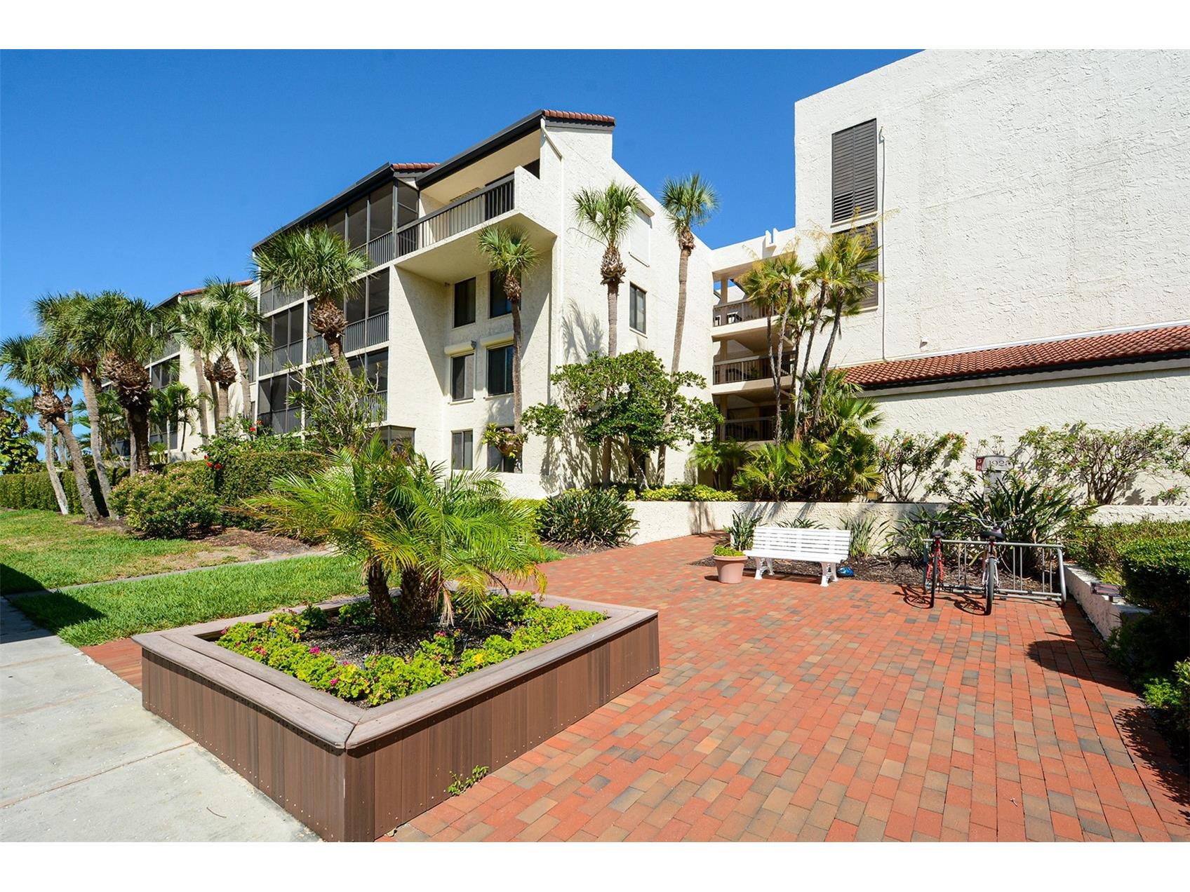 1925 Gulf Of Mexico Drive #G8-302 Longboat Key FL 34228 - GULF OF MEXICO A4686871 image1