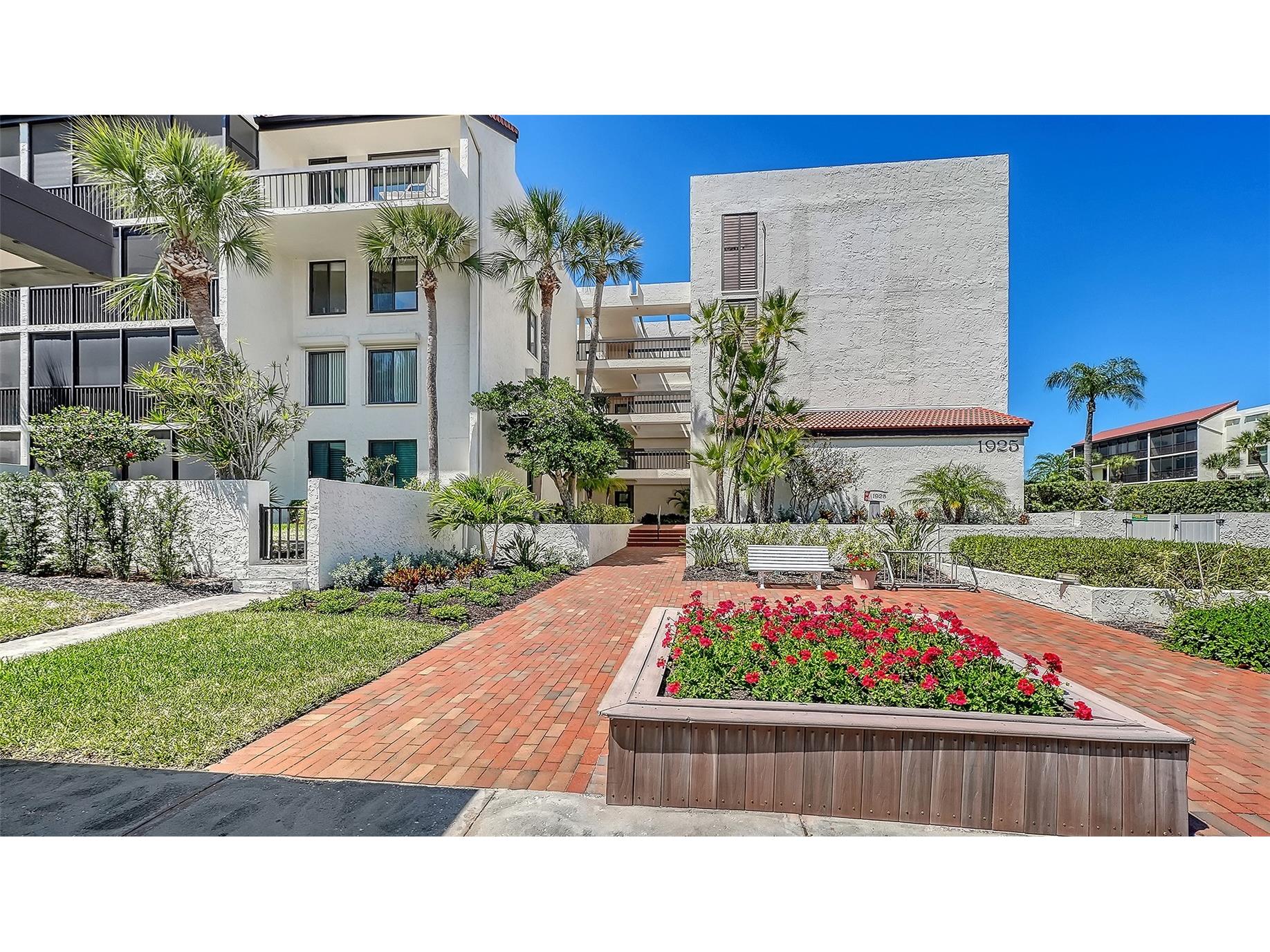 1925 Gulf Of Mexico Drive #G8-302 Longboat Key FL 34228 - GULF OF MEXICO A4686871 image3