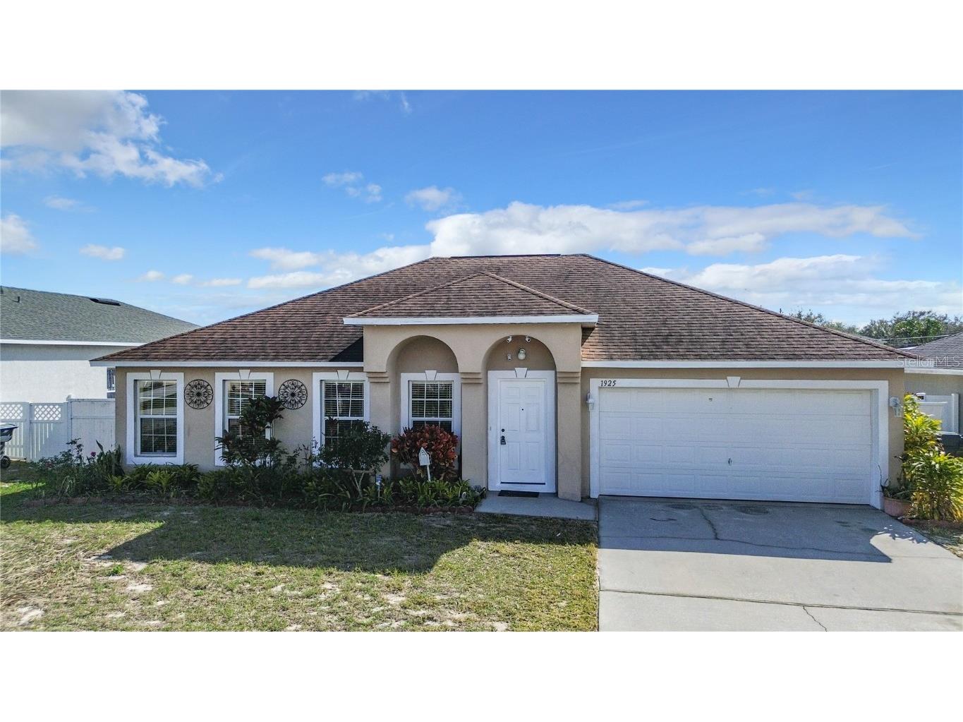 1925 Myakka Court Poinciana FL 34759 V4934128 image1