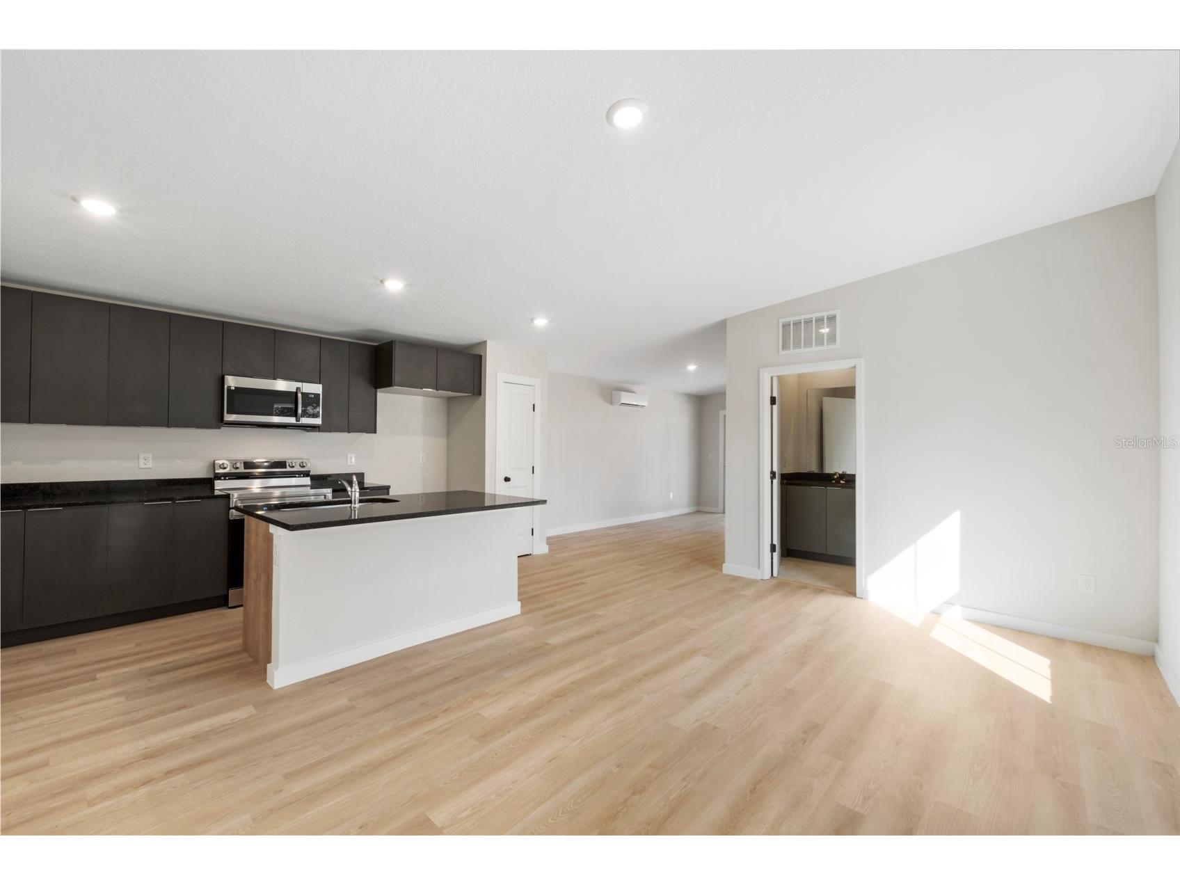 1926 Cloverlawn Avenue Orlando FL 32806 O6383753 image2