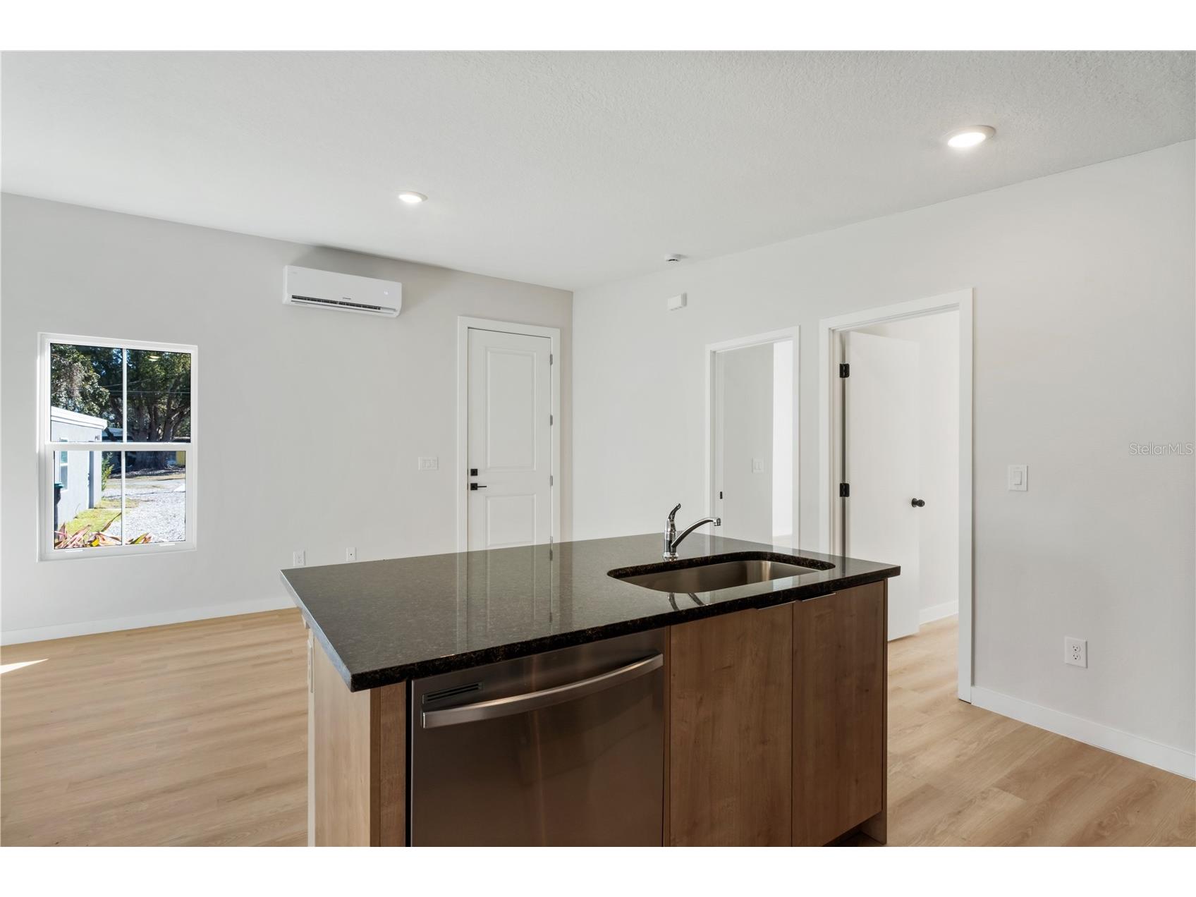1926 Cloverlawn Avenue Orlando FL 32806 O6383753 image3