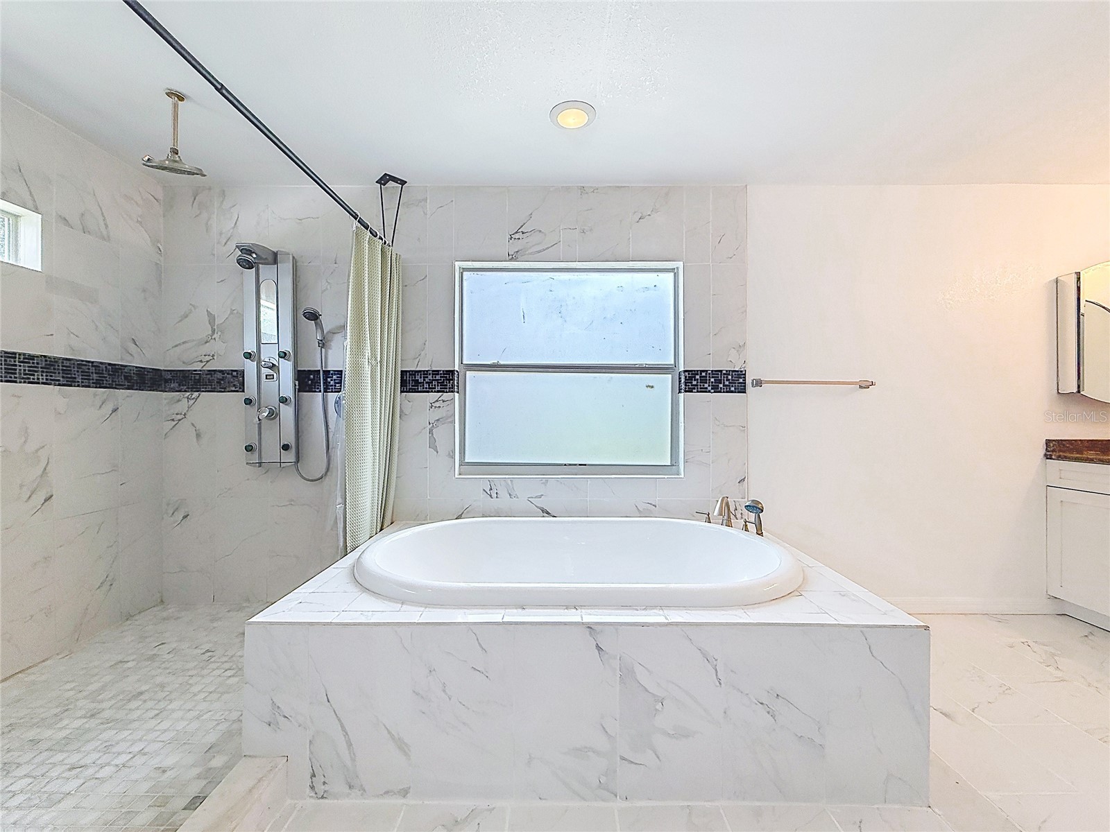 1926 Meadowridge Drive Valrico FL 33596 TB8523139 image16