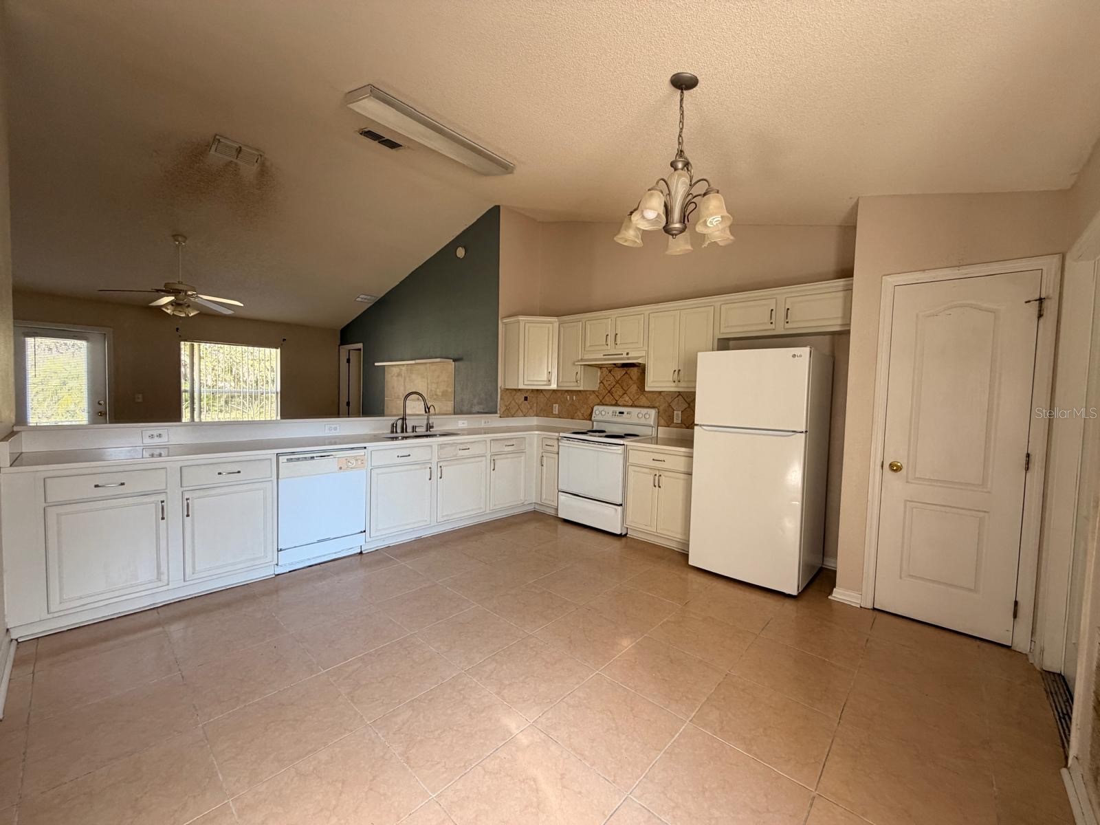 1926 Michigan Court Kissimmee FL 34759 S5141668 image4