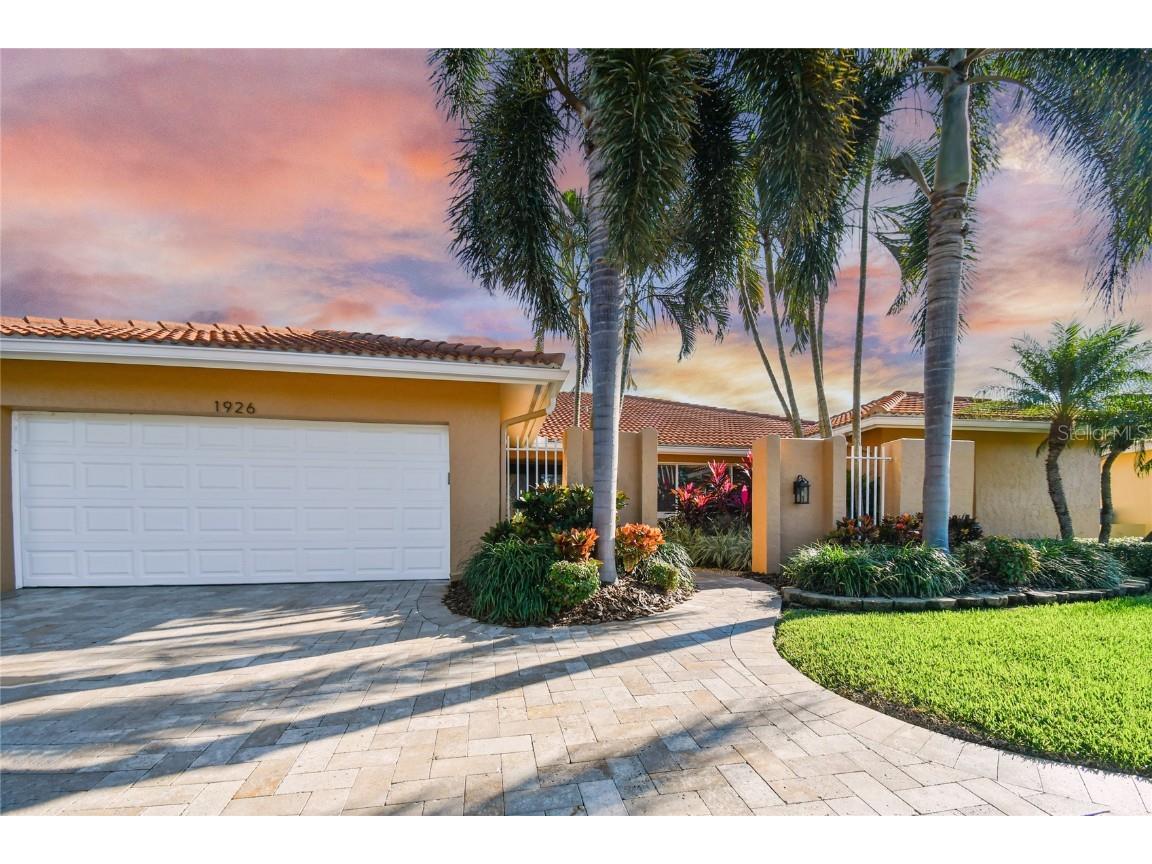 1926 Montana Avenue NE Saint Petersburg FL 33703 - TAMPA BAY U8184652 image1