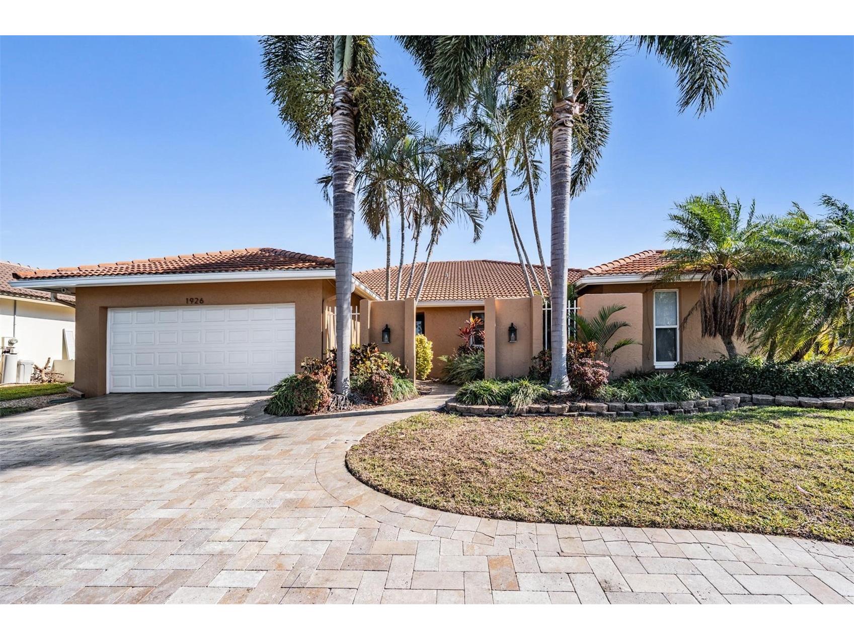 1926 Montana Avenue NE Saint Petersburg FL 33703 TB8466771 image1