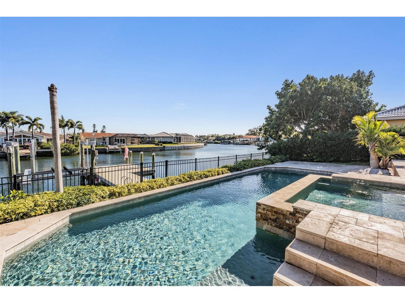 1926 Montana Avenue NE Saint Petersburg FL 33703 TB8466771 image2