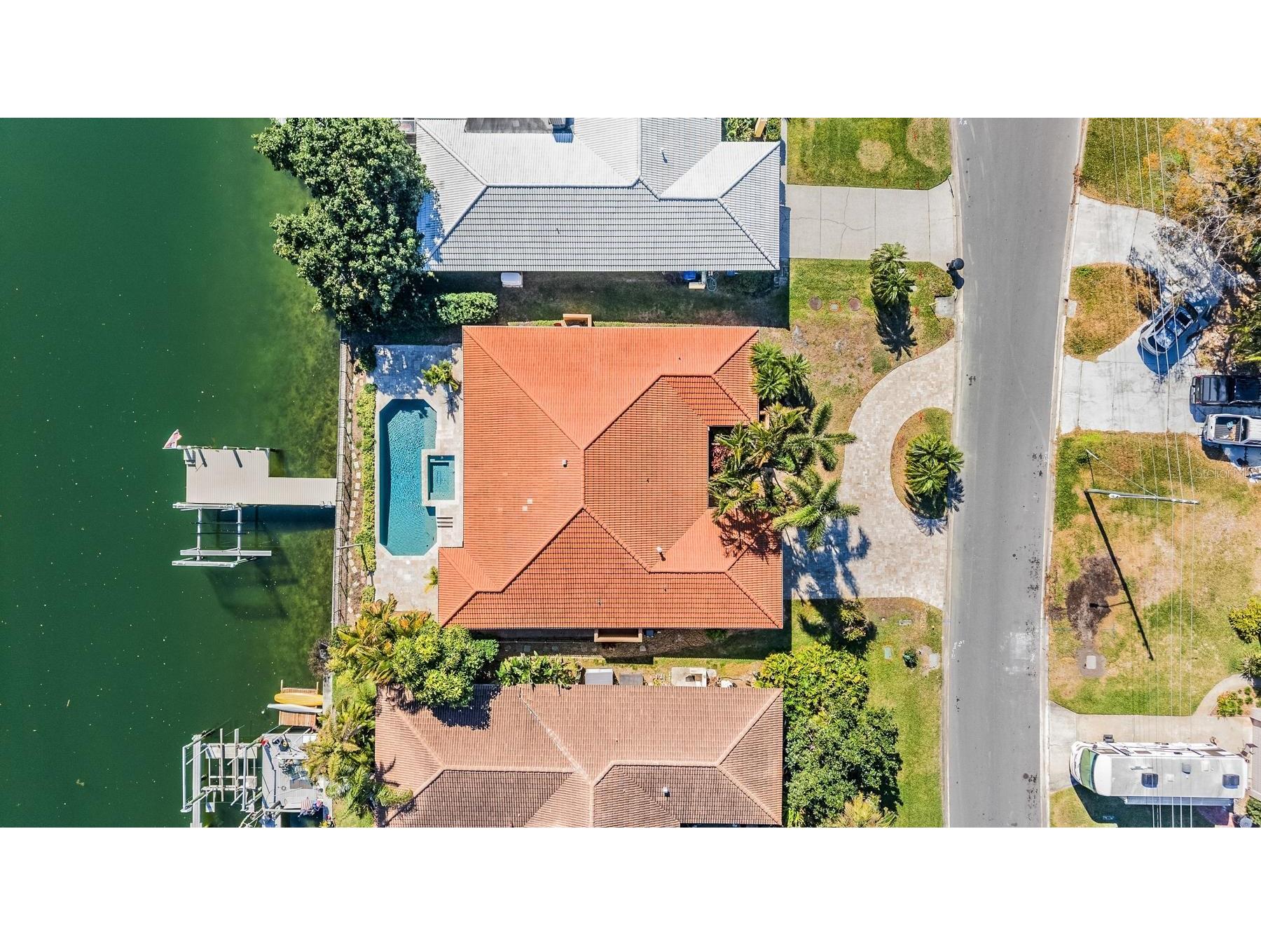 1926 Montana Avenue NE Saint Petersburg FL 33703 TB8466771 image3