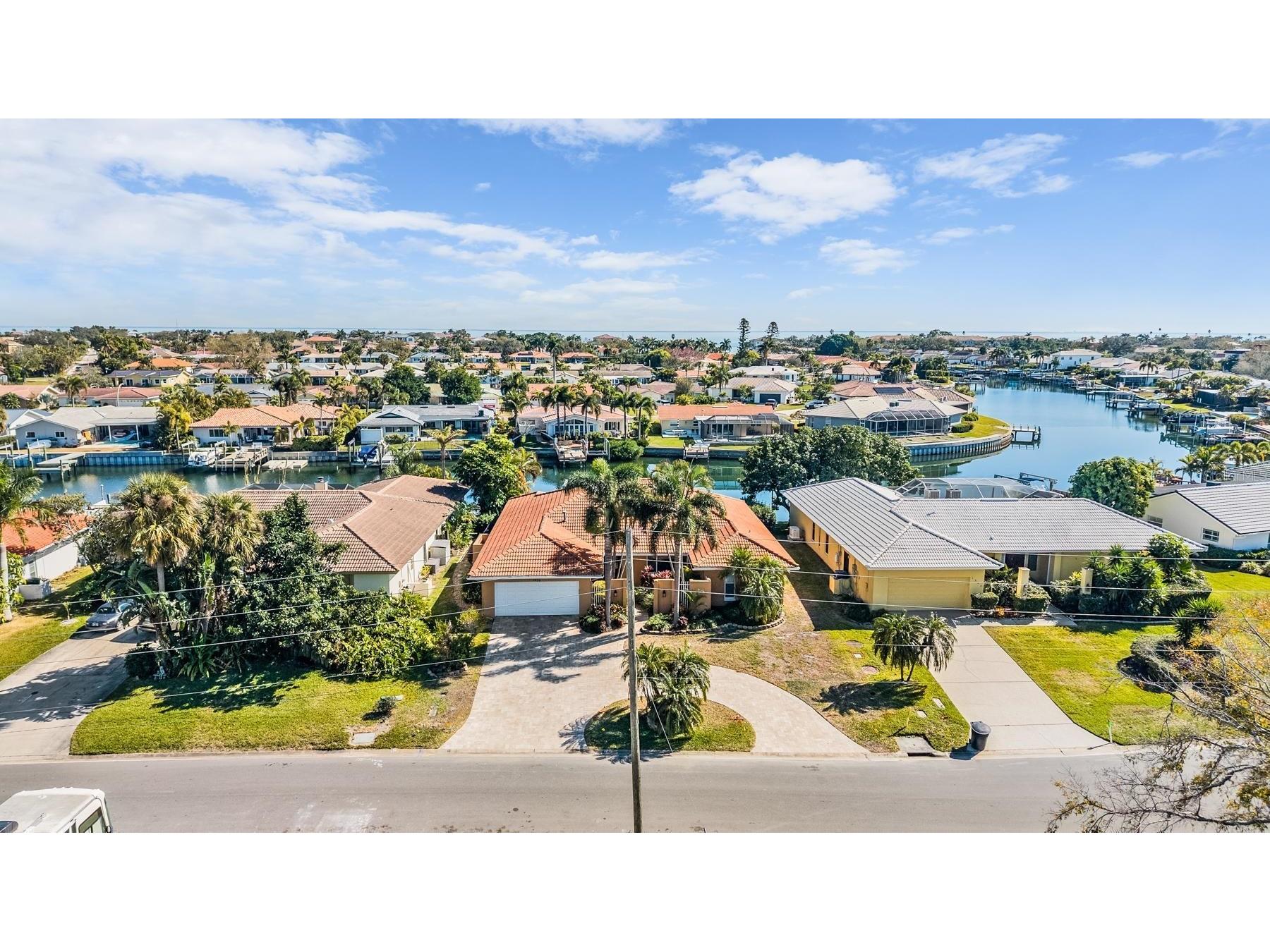 1926 Montana Avenue NE Saint Petersburg FL 33703 TB8466771 image58