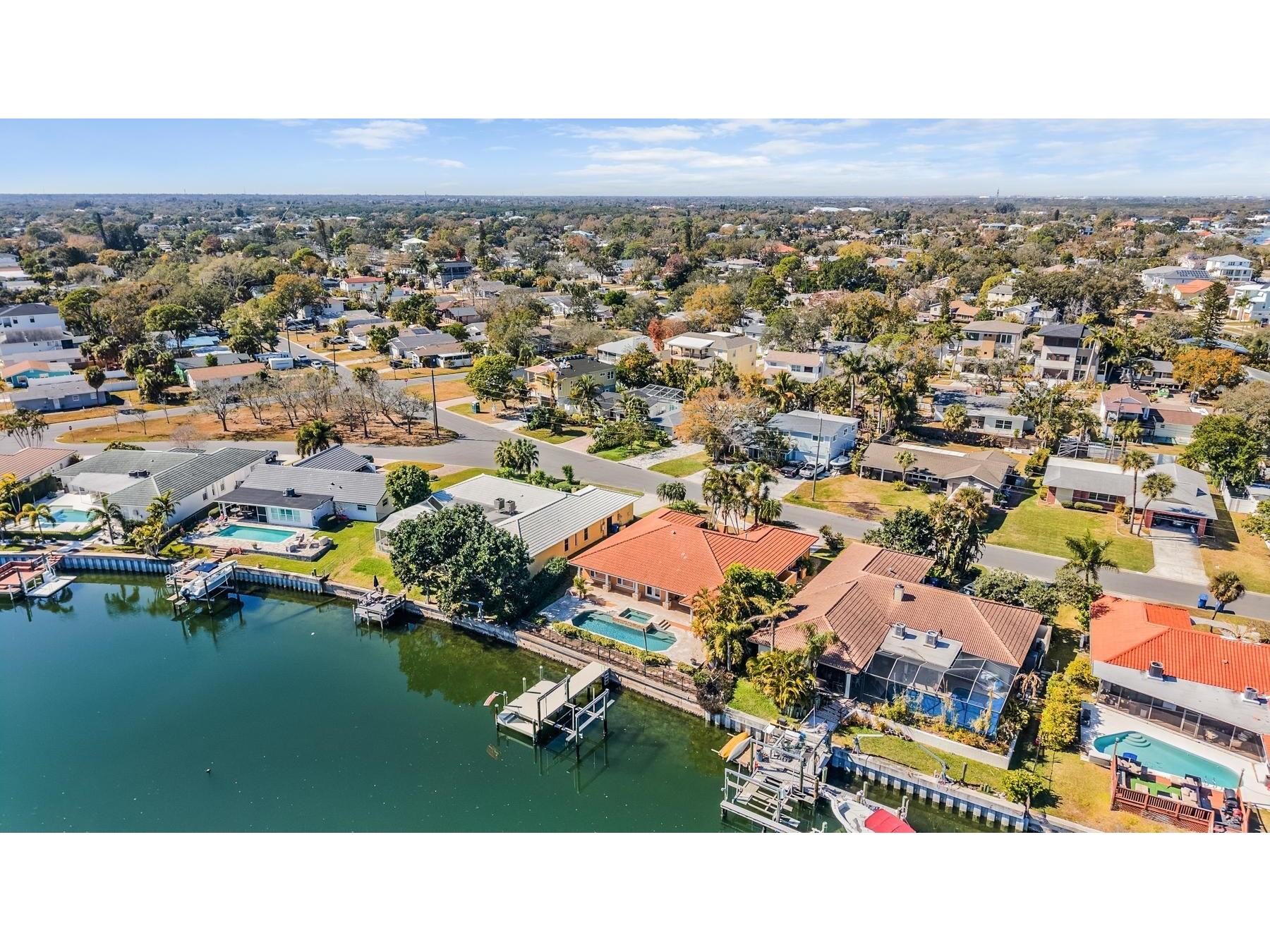1926 Montana Avenue NE Saint Petersburg FL 33703 TB8466771 image63