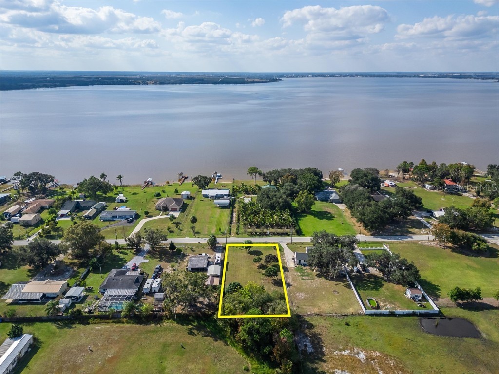 1926 S Lake Reedy Boulevard Frostproof FL 33843 - LAKE REEDY L4957425 image1