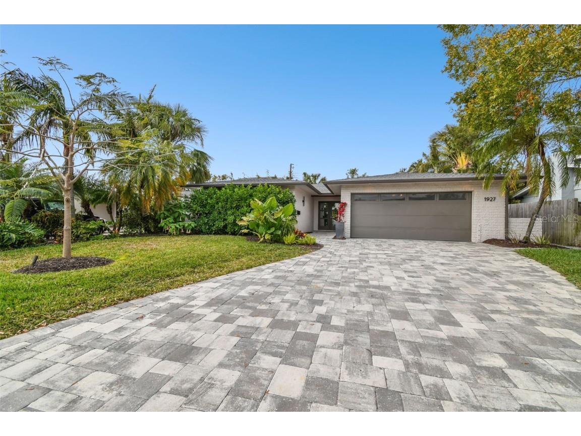 1927 Montana Avenue NE Saint Petersburg FL 33703 TB8342233 image1