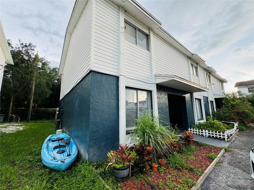 1927 Oxnard Court Tampa FL 33612 T3549543 image1