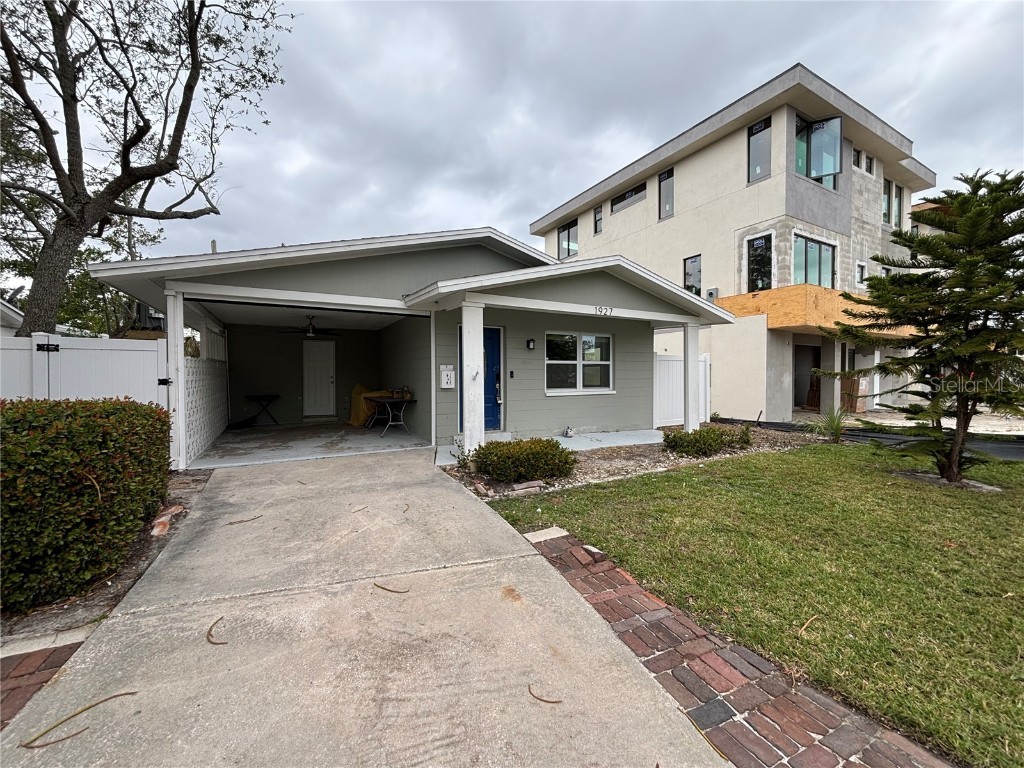 1927 Shore Acres Boulevard NE Saint Petersburg FL 33703 TB8328038 image1