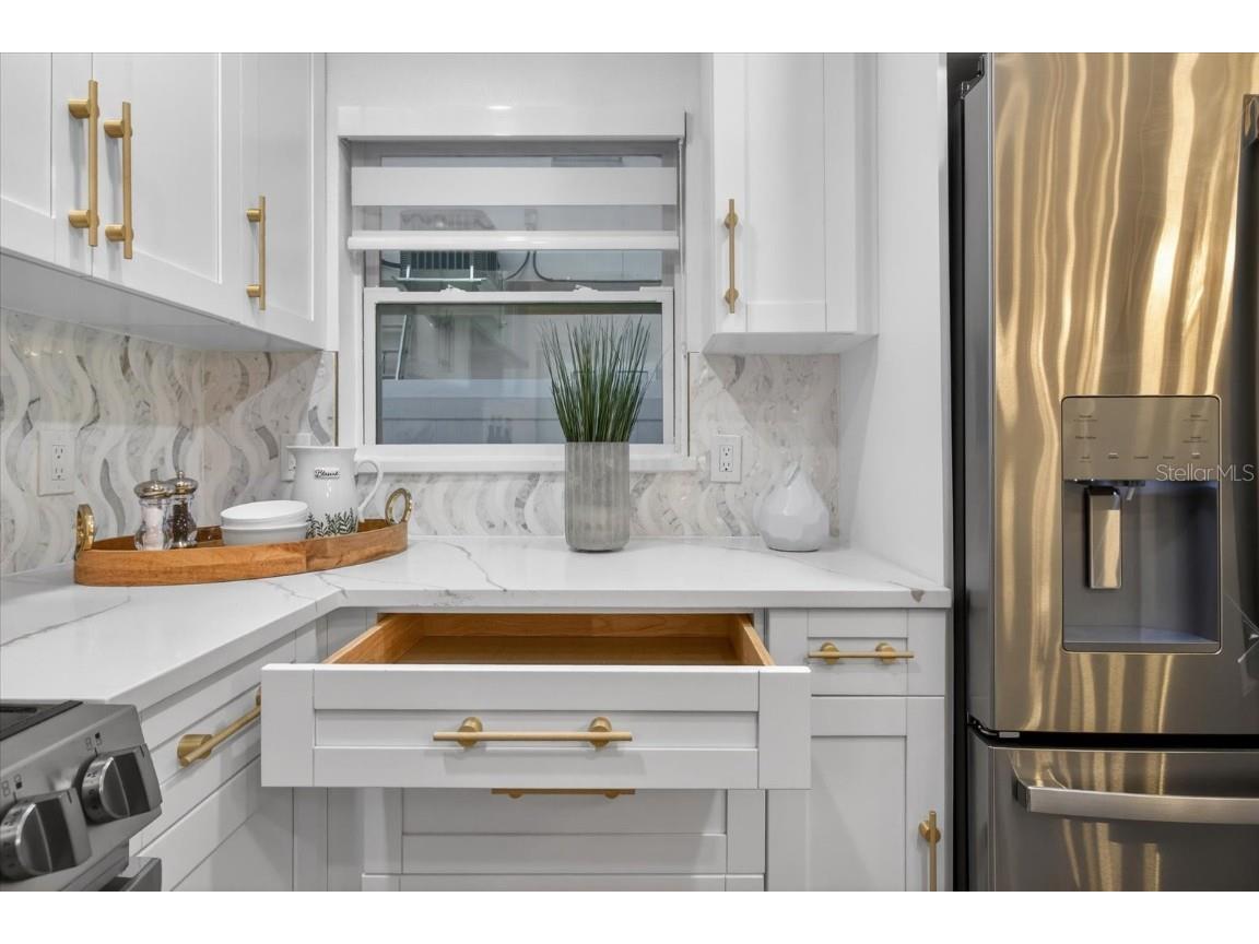 1927 Shore Acres Boulevard NE Saint Petersburg FL 33703 TB8455466 image10