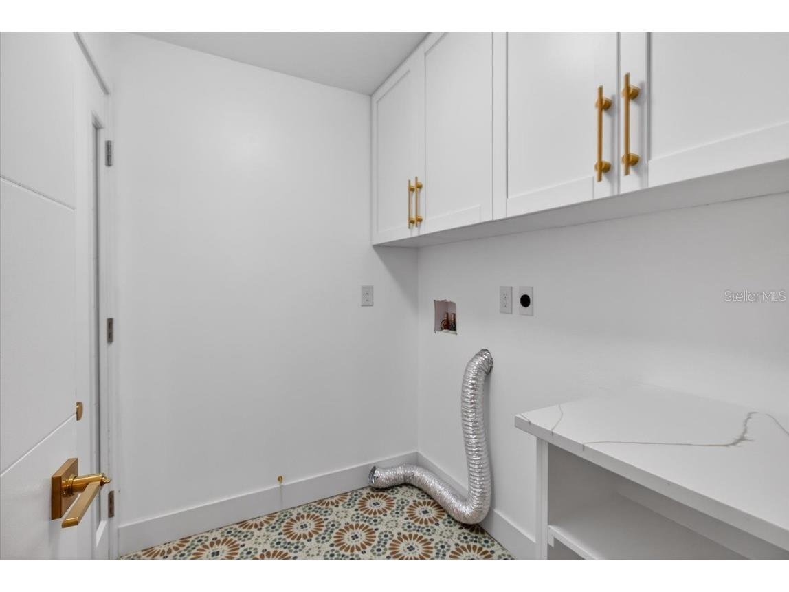 1927 Shore Acres Boulevard NE Saint Petersburg FL 33703 TB8455466 image25