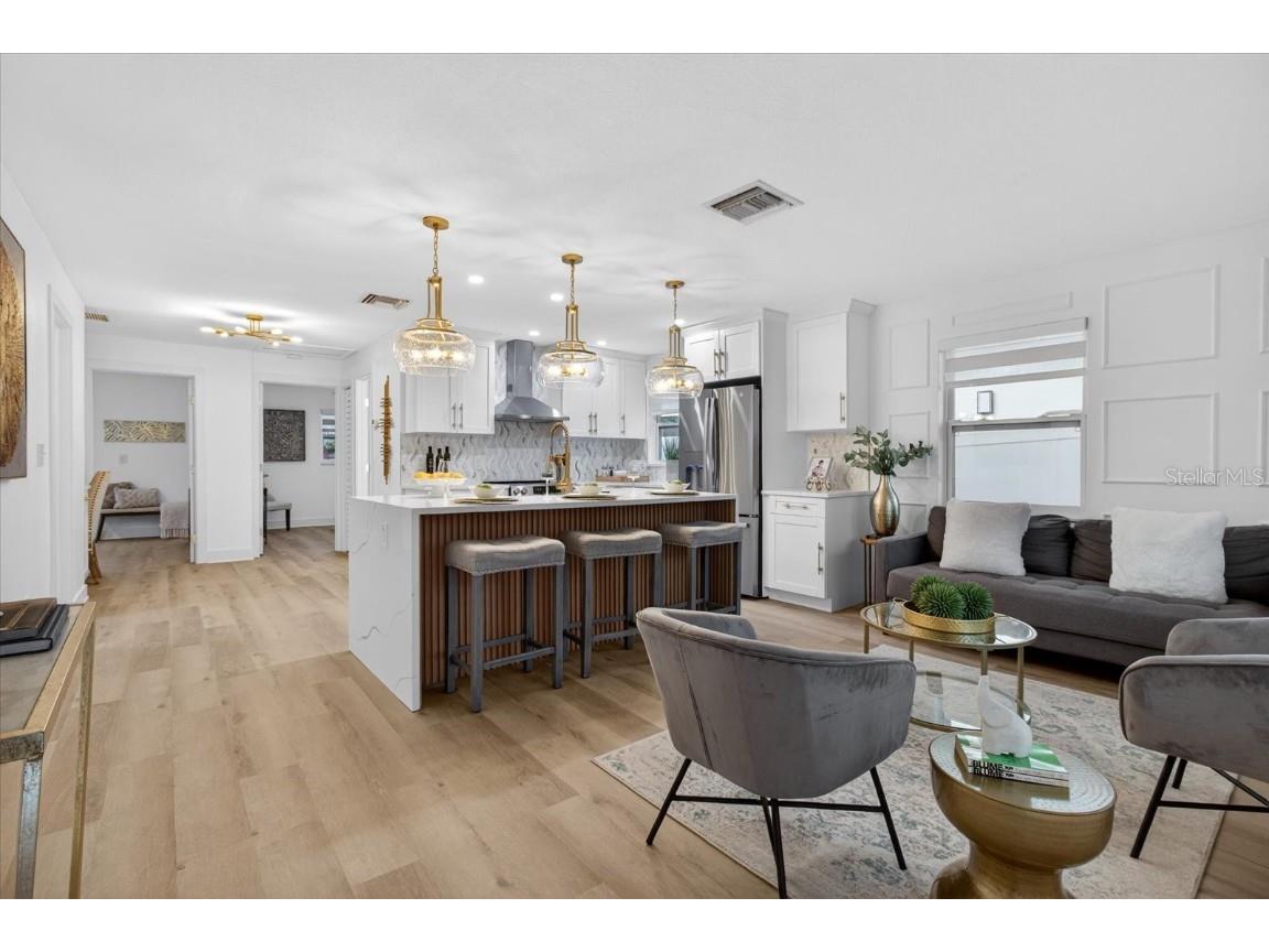 1927 Shore Acres Boulevard NE Saint Petersburg FL 33703 TB8455466 image4