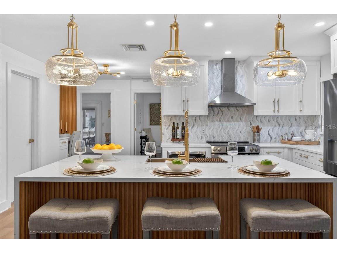 1927 Shore Acres Boulevard NE Saint Petersburg FL 33703 TB8455466 image7