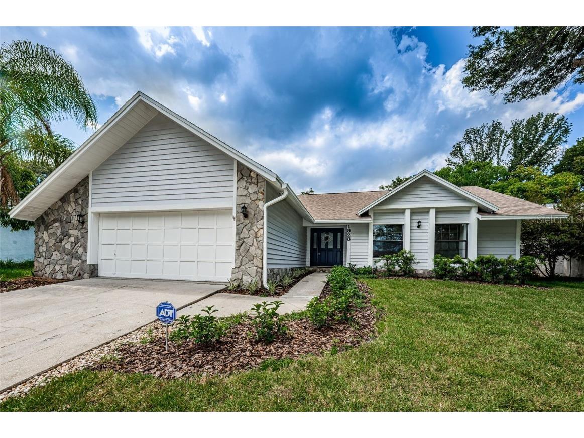 1928 Spanish Oaks Drive S Palm Harbor FL 34683 W7856421 image1