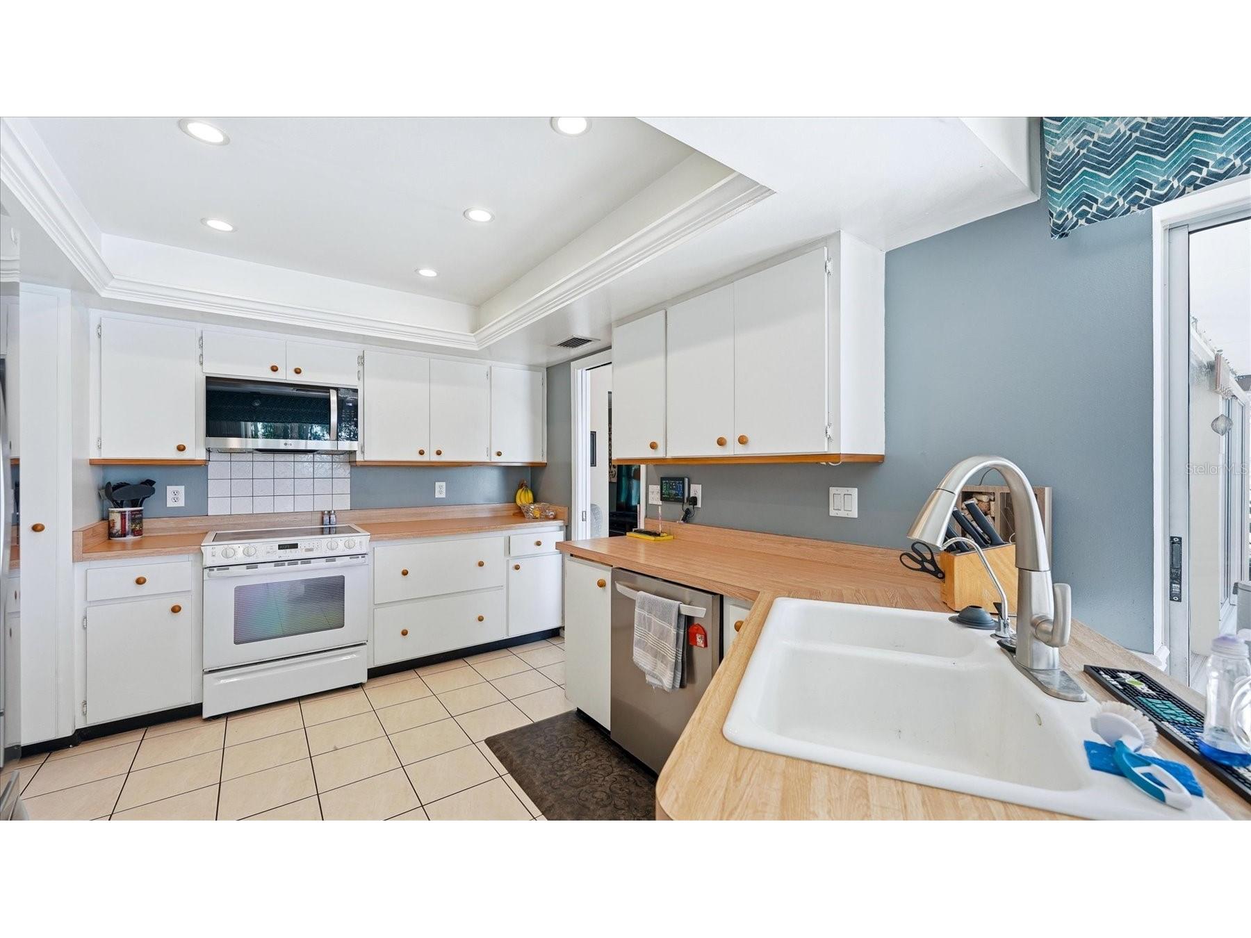 1929 Par Place Sarasota FL 34240 A4690285 image16