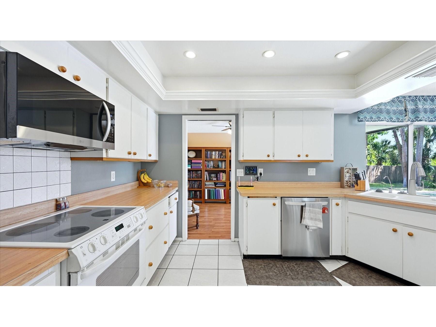 1929 Par Place Sarasota FL 34240 A4690285 image18