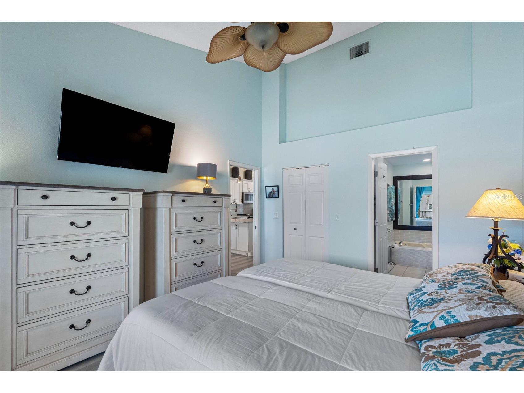 193 Sun Isle Circle Treasure Island FL 33706 TB8472560 image21