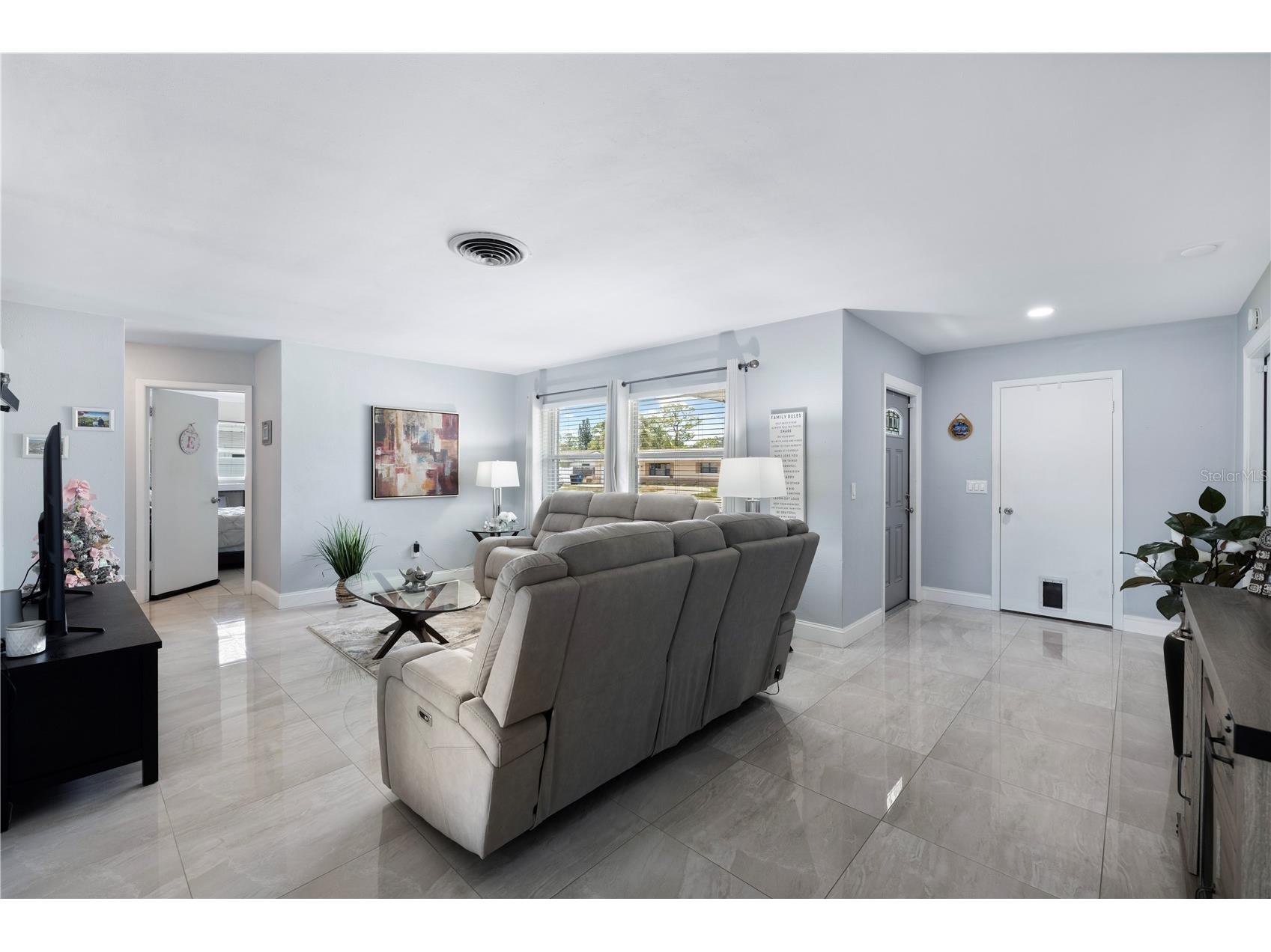 1930 74th Avenue N Saint Petersburg FL 33702 TB8508234 image4