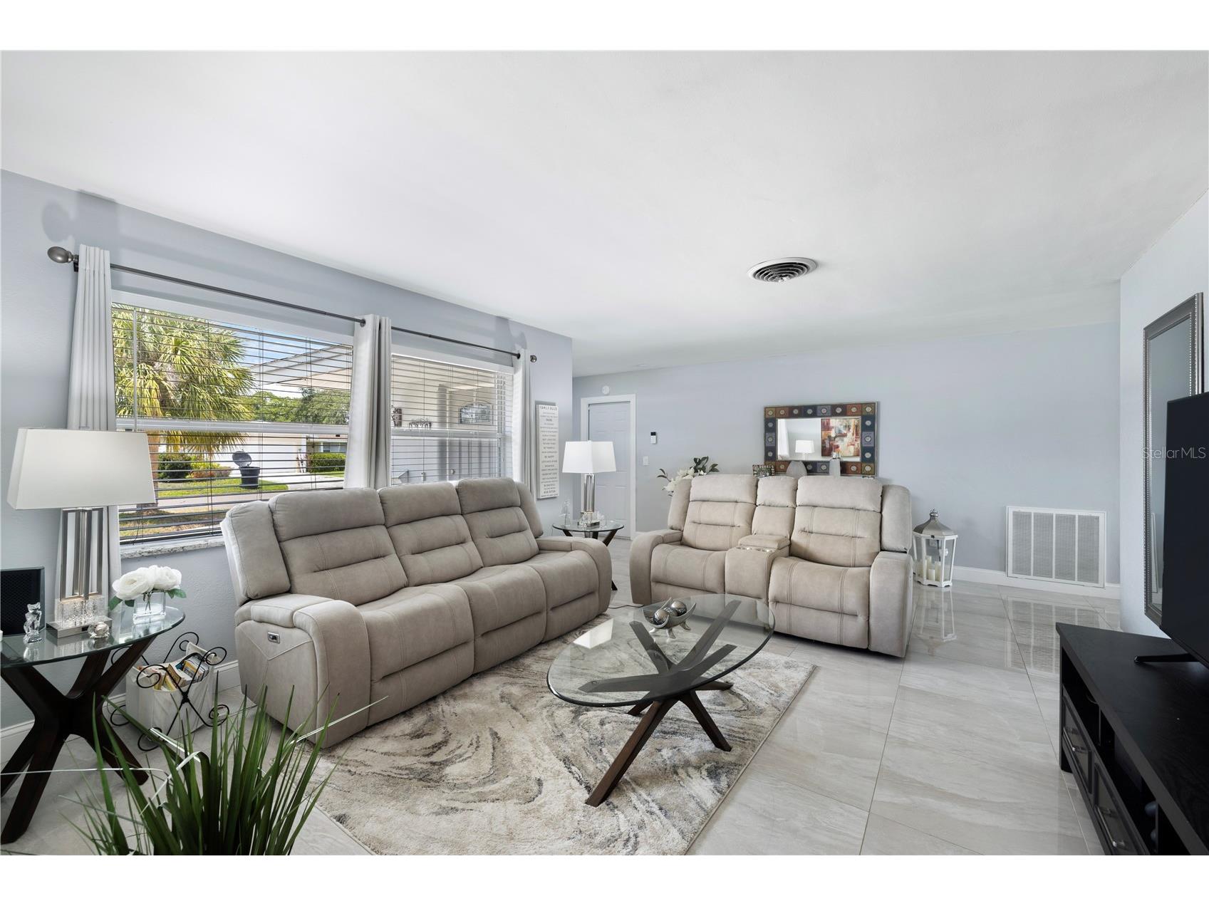 1930 74th Avenue N Saint Petersburg FL 33702 TB8508234 image5