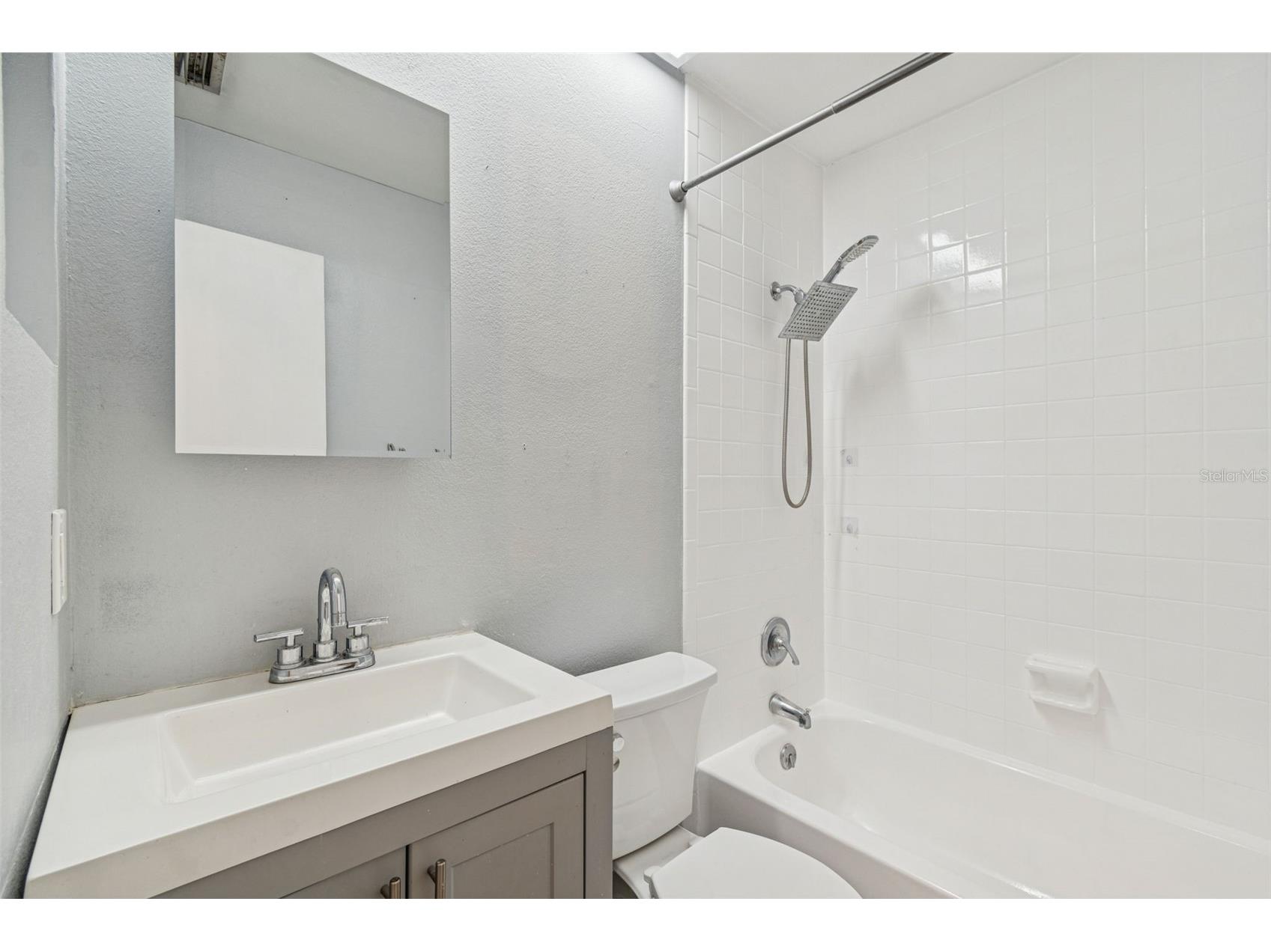 1930 Gregory Drive Tampa FL 33613 W7882425 image11