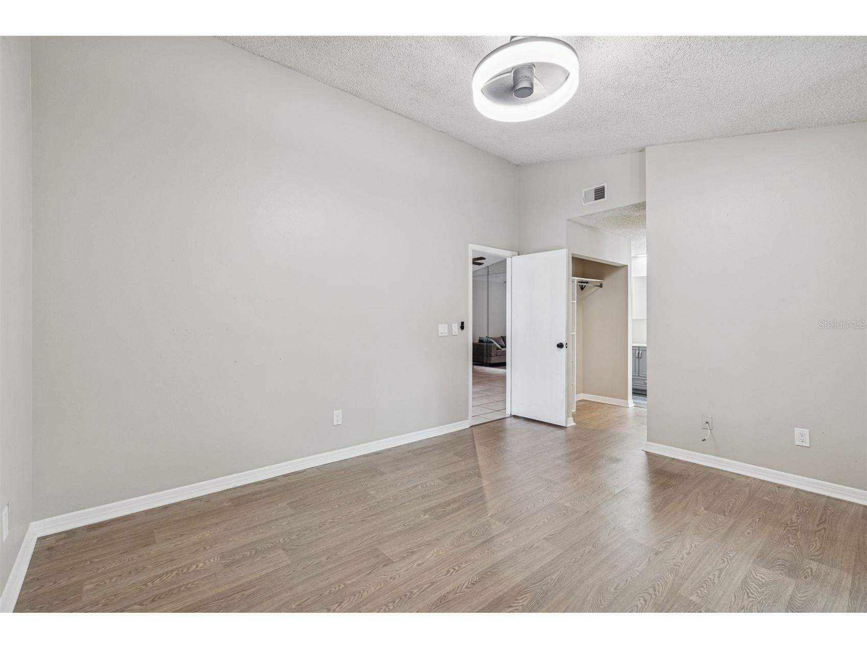 1930 Gregory Drive Tampa FL 33613 W7882425 image22