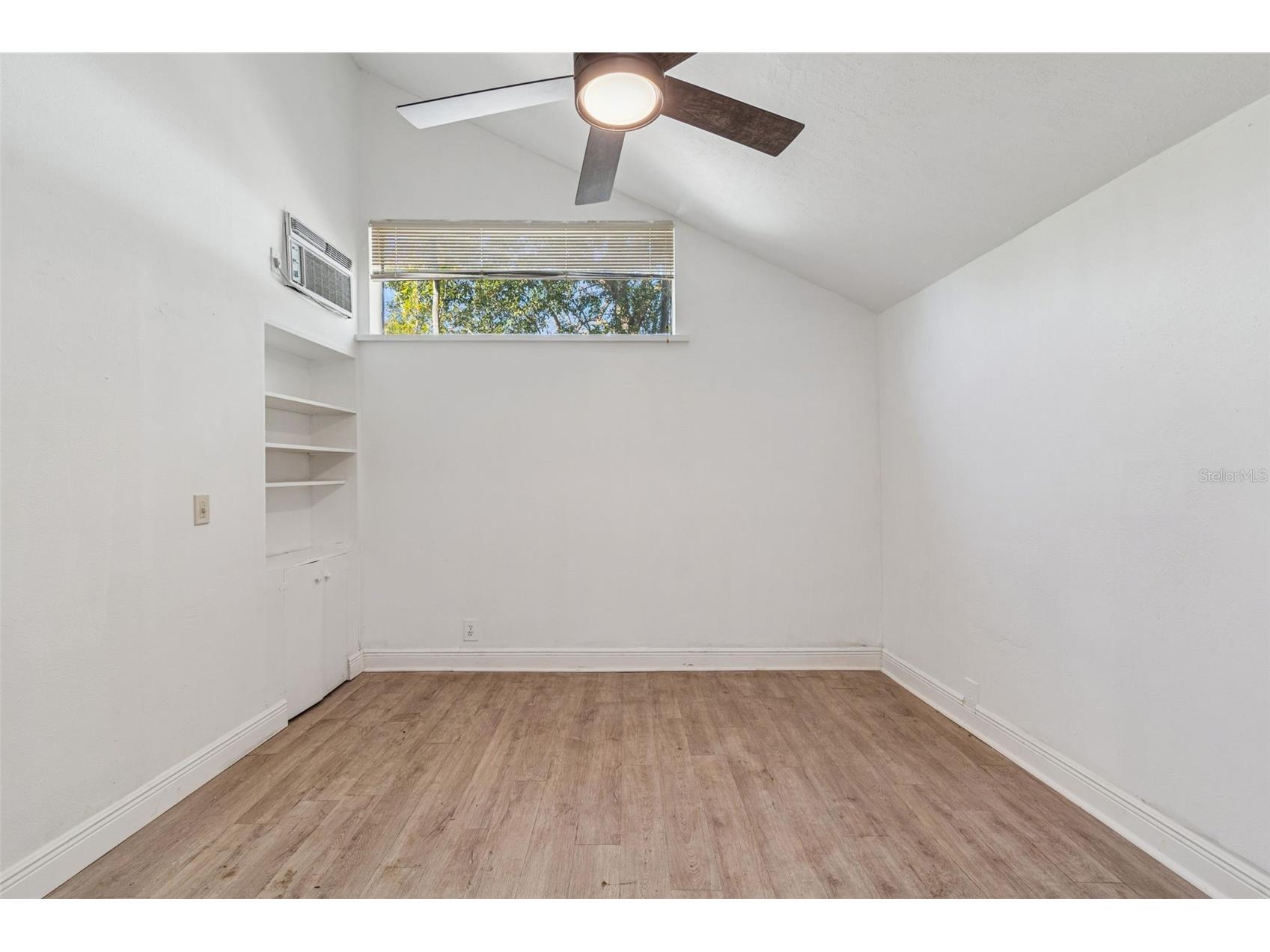 1930 Gregory Drive Tampa FL 33613 W7882425 image27