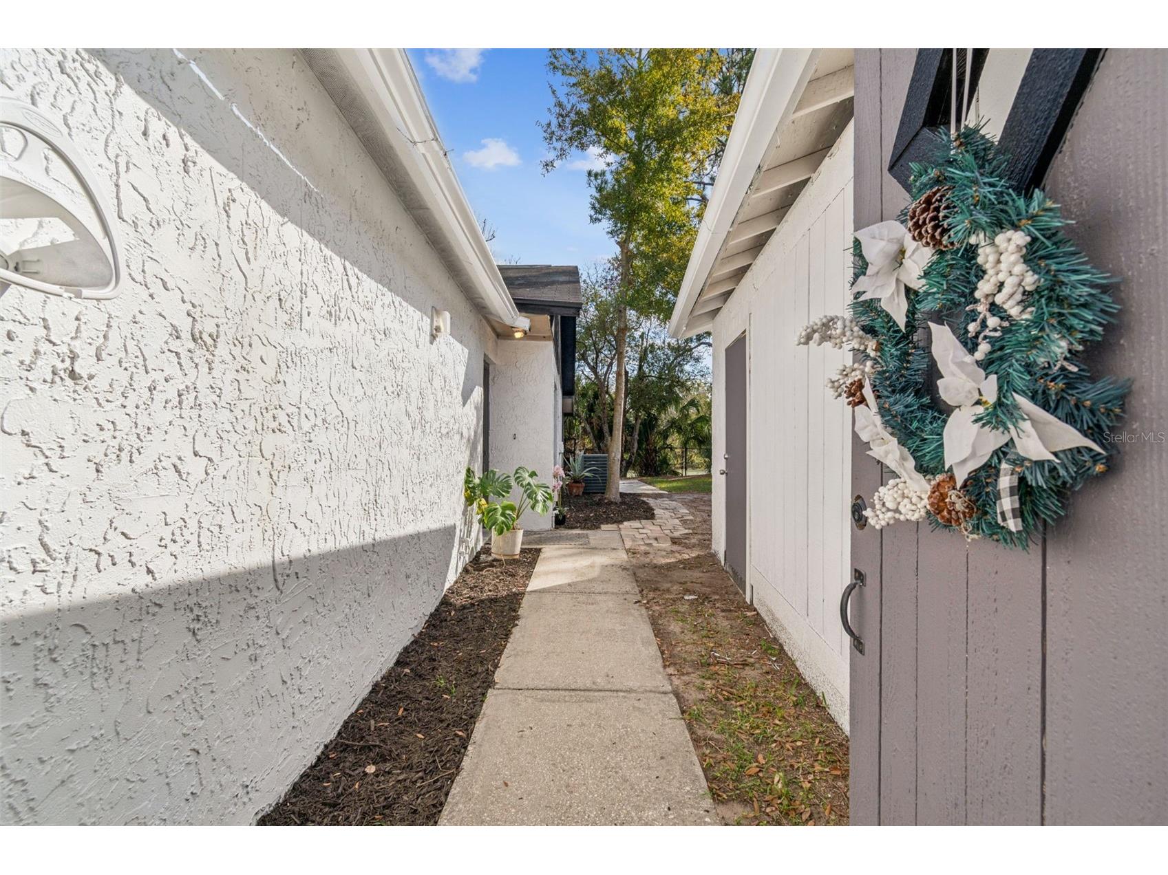1930 Gregory Drive Tampa FL 33613 W7882425 image3