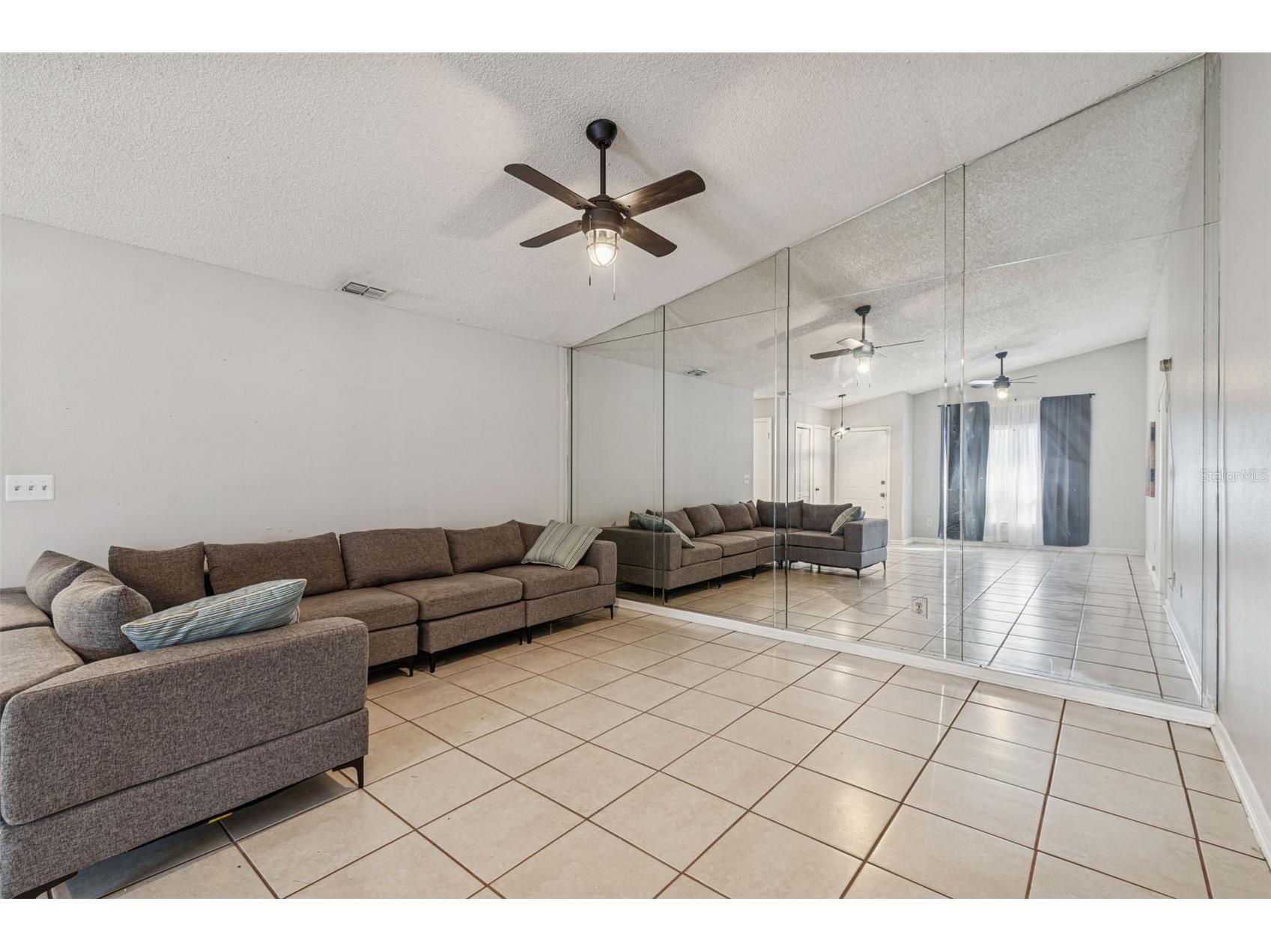 1930 Gregory Drive Tampa FL 33613 W7882425 image45